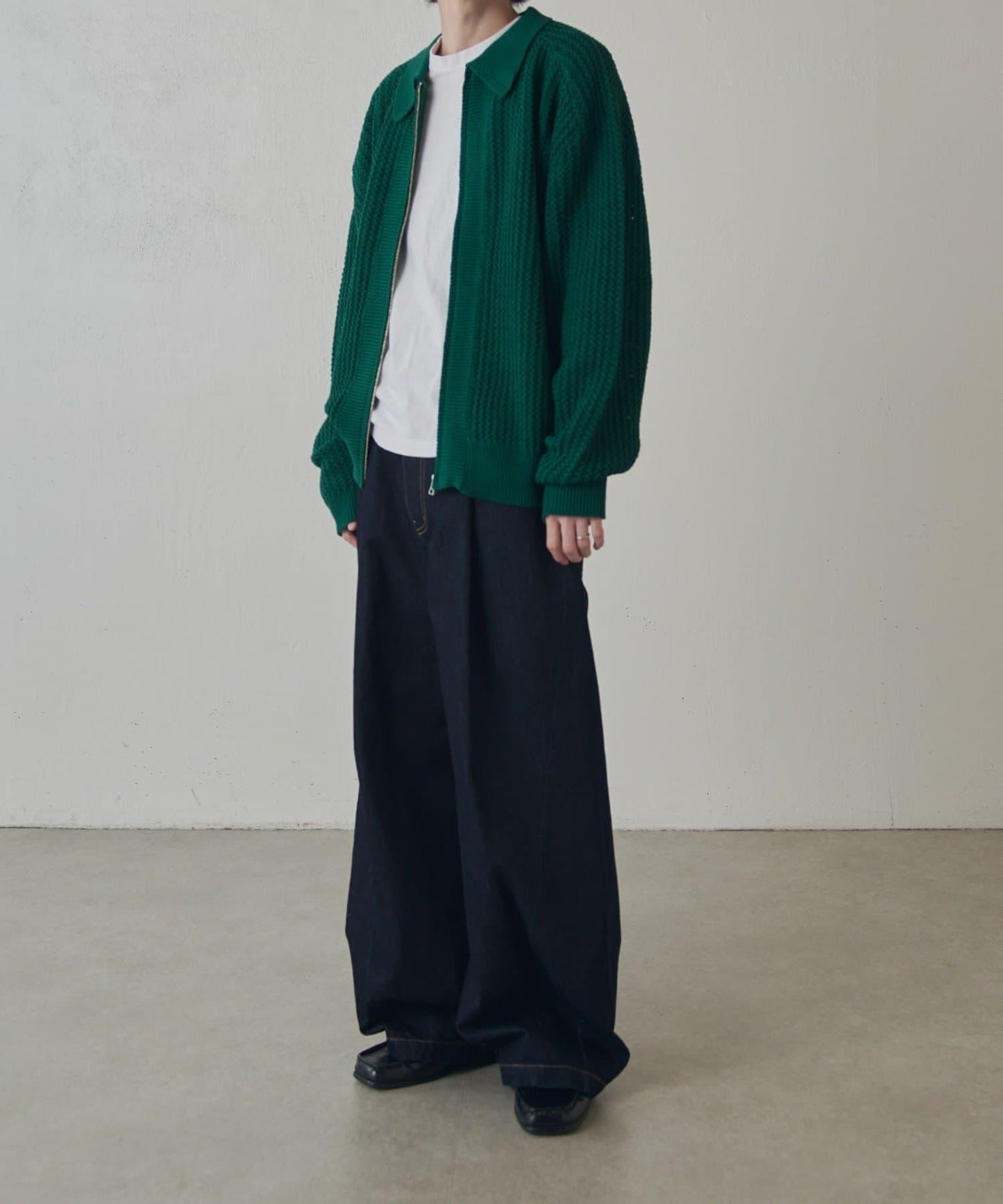 莉莉紗線拉鍊針織短外套