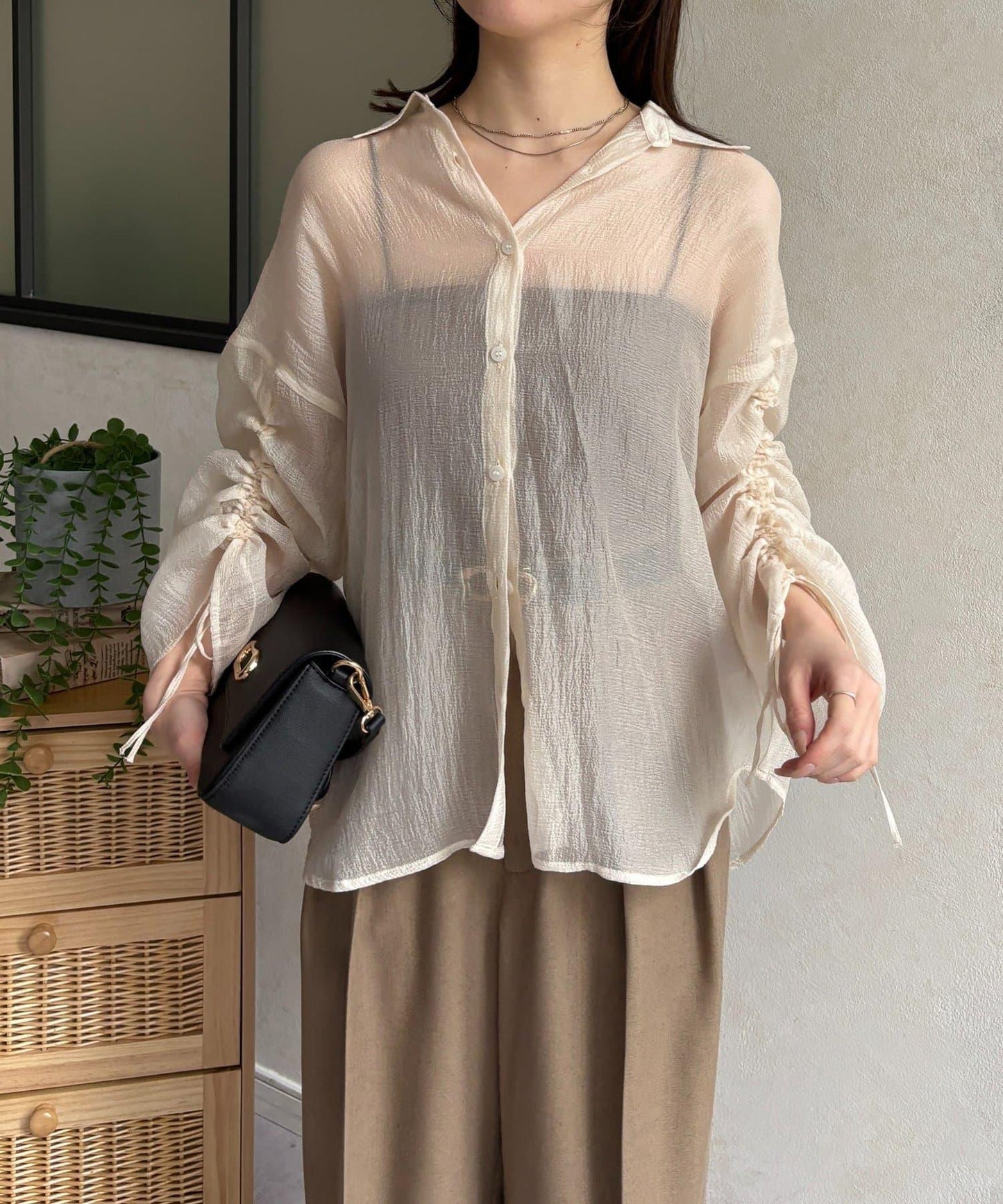 亮片皺感 袖抽褶 透紗襯衫