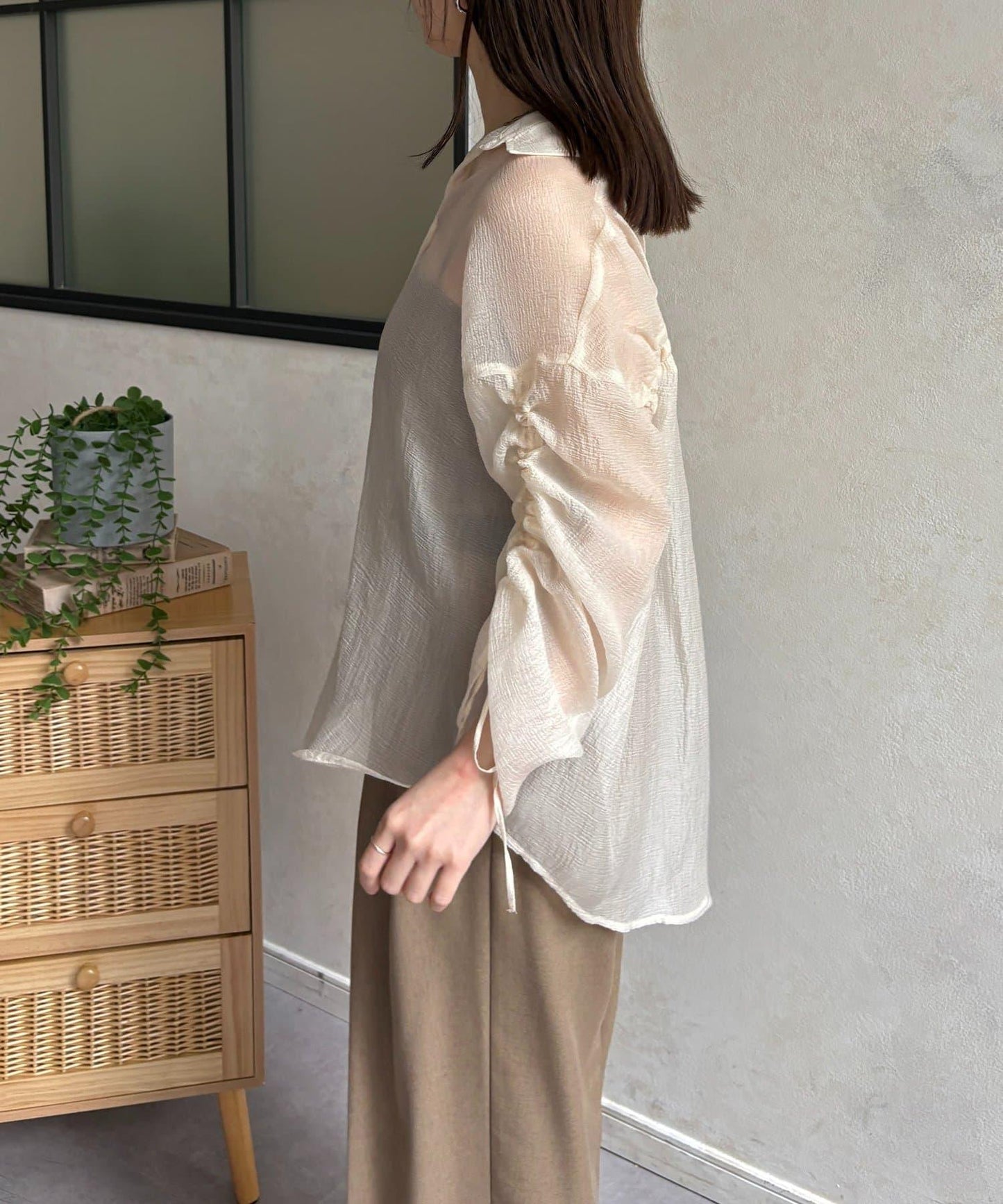 亮片皺感 袖抽褶 透紗襯衫