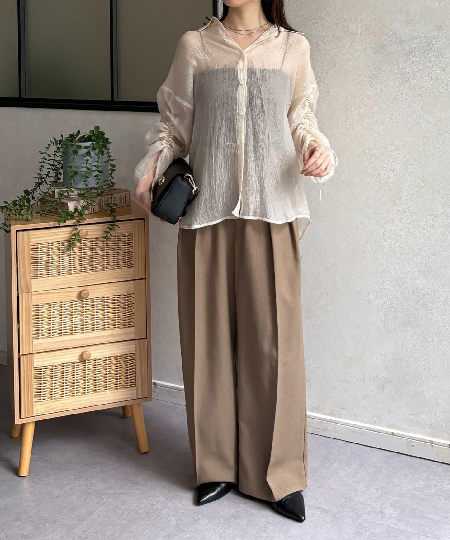 亮片皺感 袖抽褶 透紗襯衫