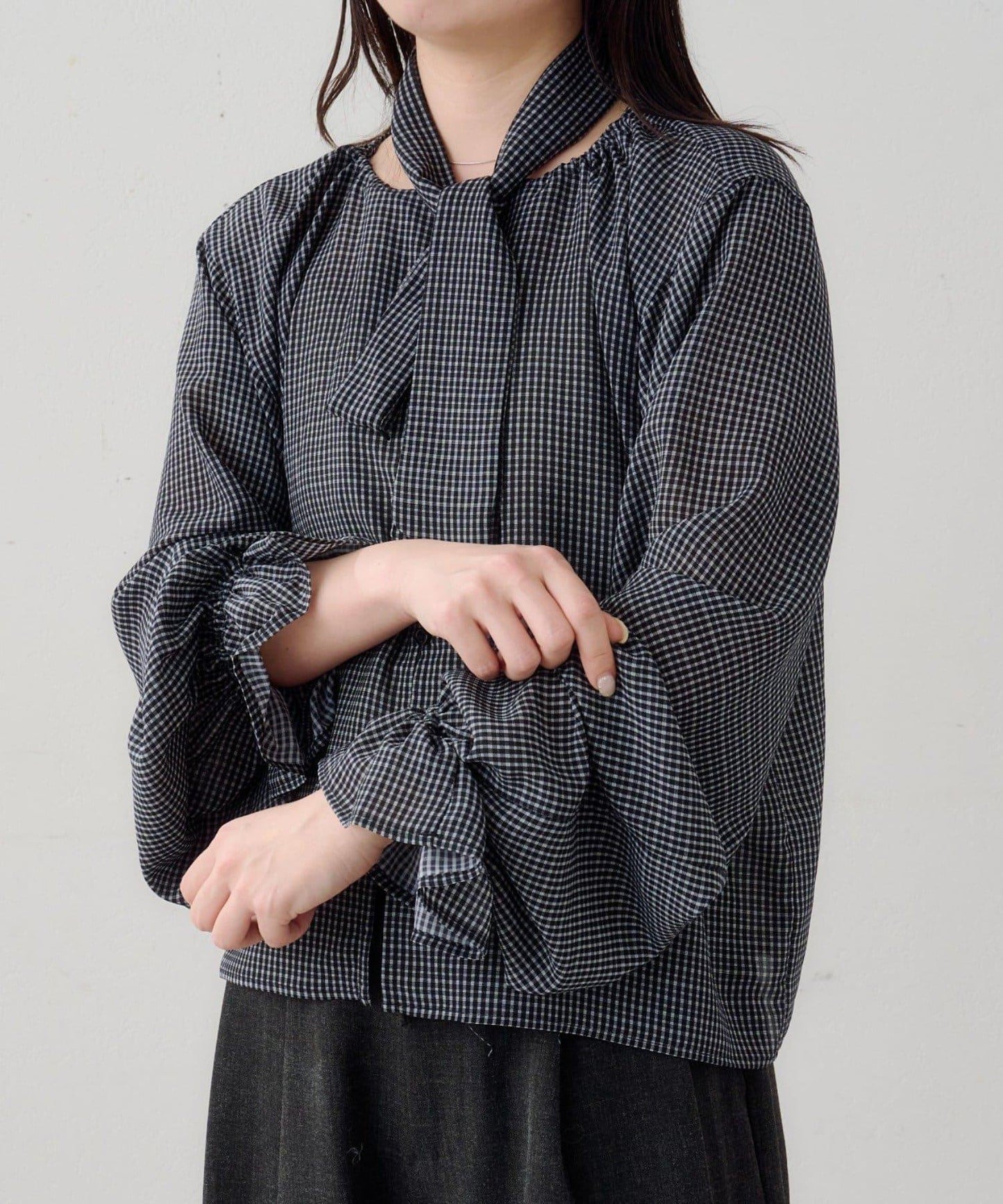 B 透感格紋 蝴蝶結設計 襯衫