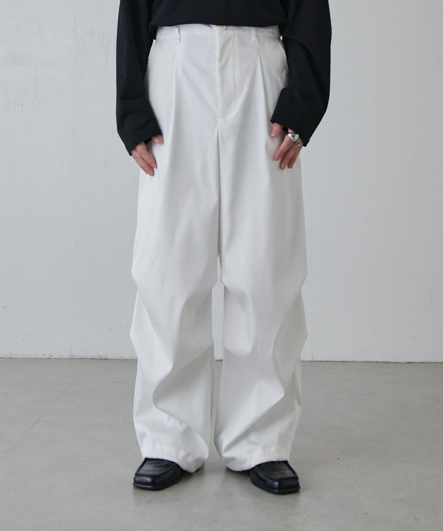 高捻面料 寬鬆設計 降落傘褲