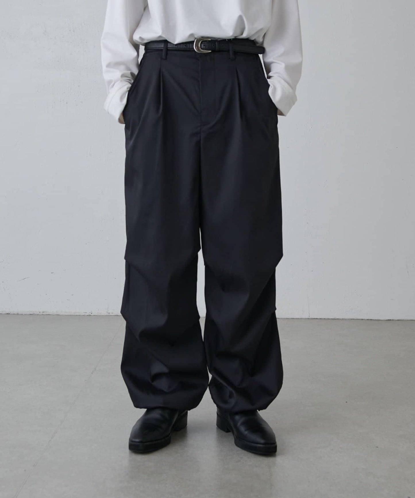 高捻面料 寬鬆設計 降落傘褲