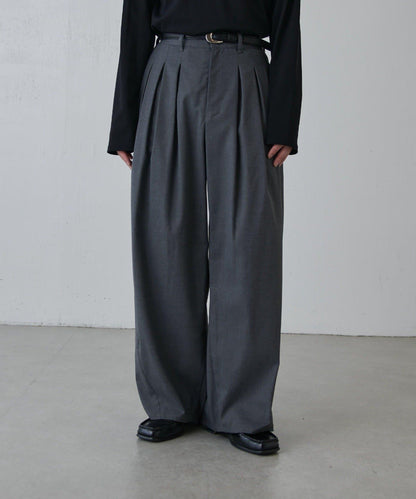 寬鬆版型 倒褶設計 闊腿褲