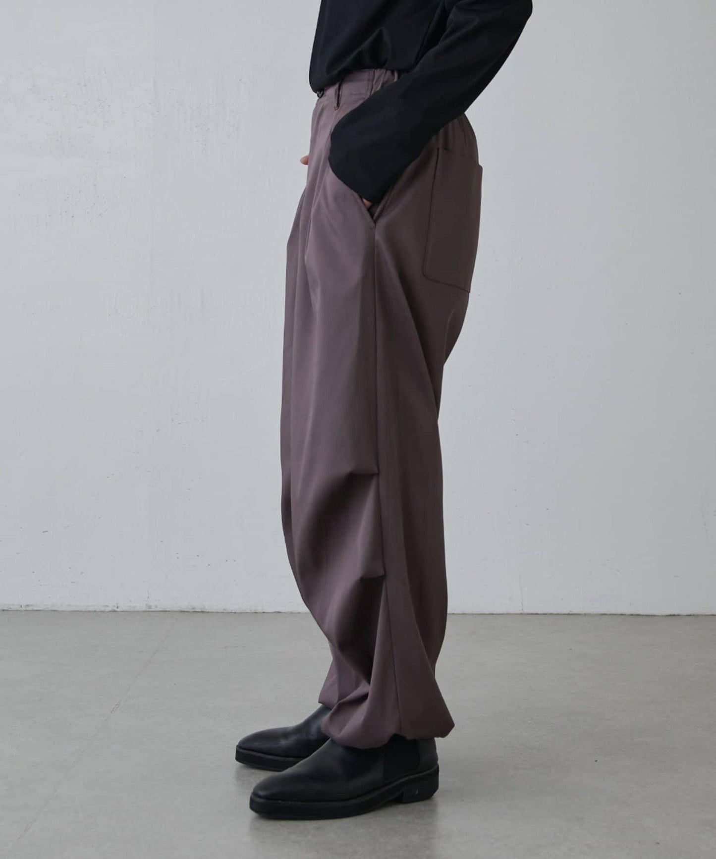 高捻面料 寬鬆設計 降落傘褲