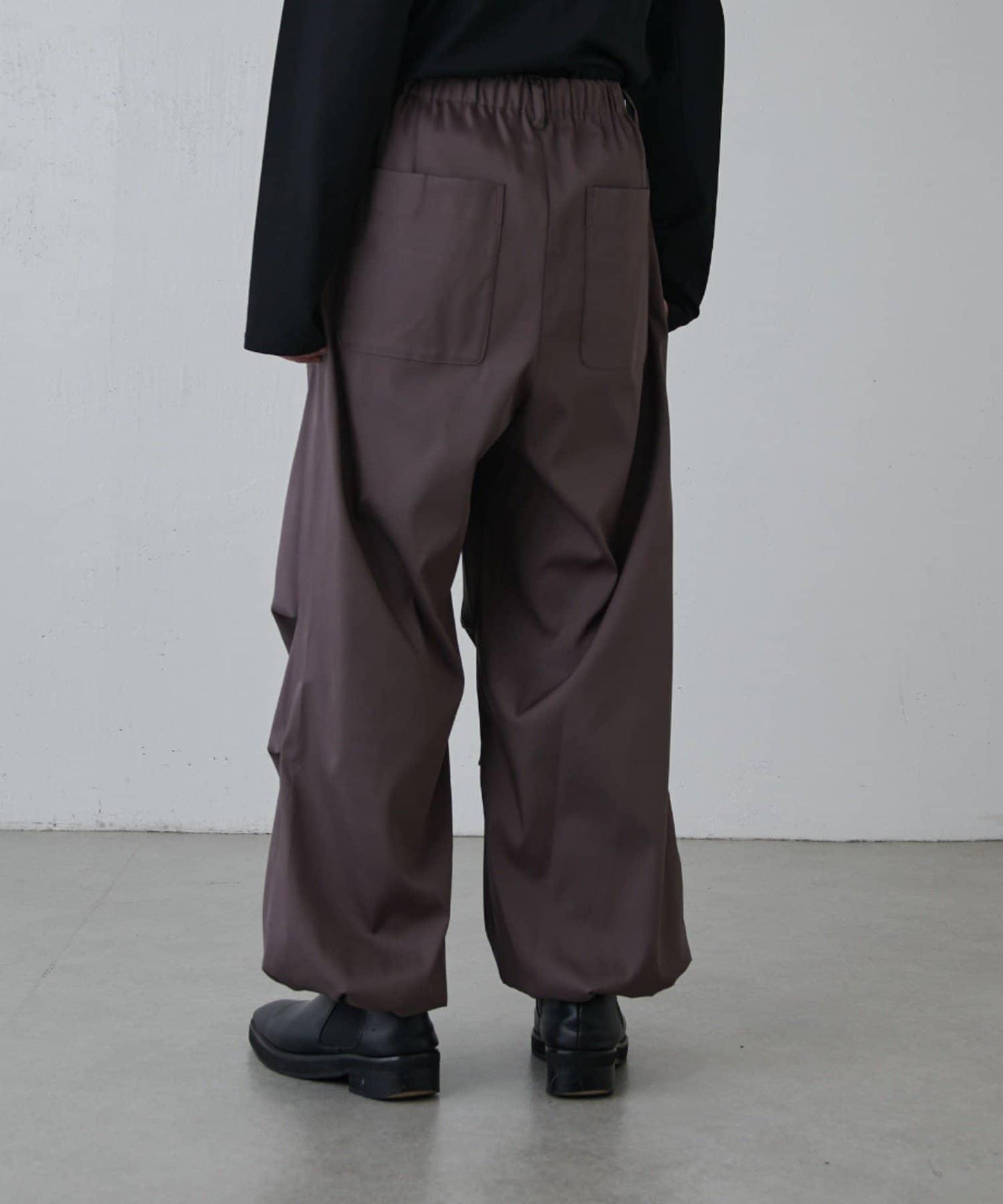 高捻面料 寬鬆設計 降落傘褲