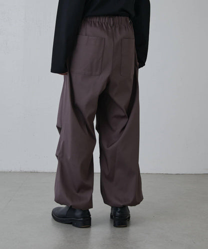 高捻面料 寬鬆設計 降落傘褲