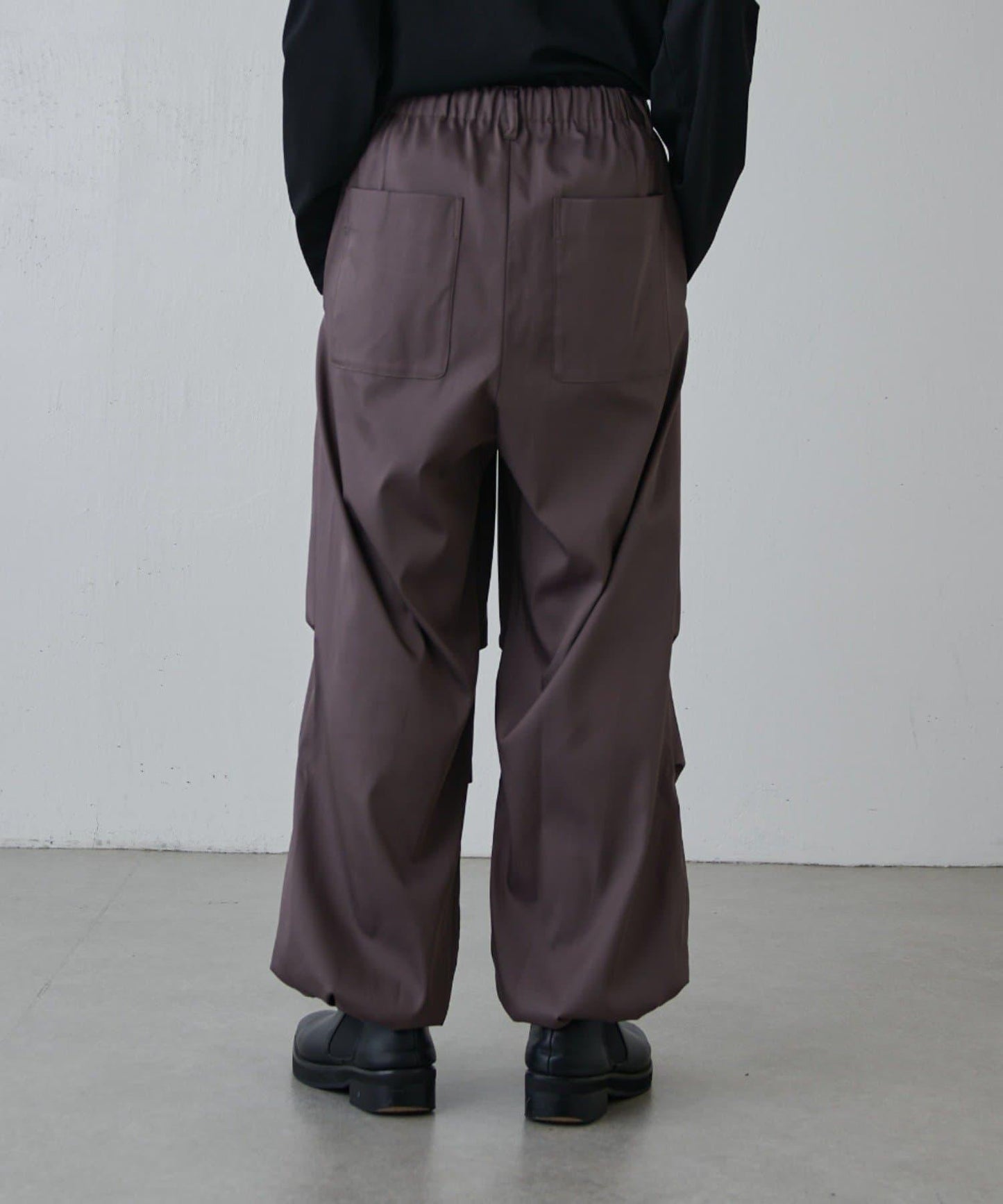 高捻面料 寬鬆設計 降落傘褲