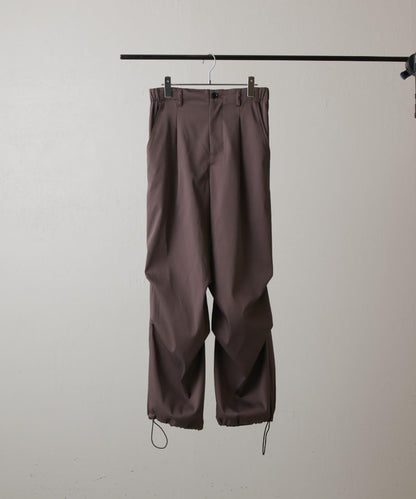 高捻面料 寬鬆設計 降落傘褲