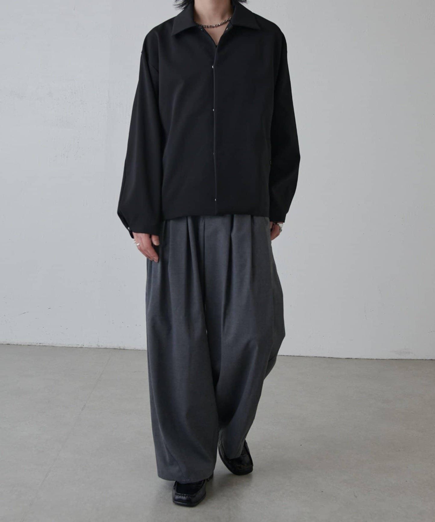 寬鬆版型 倒褶設計 闊腿褲