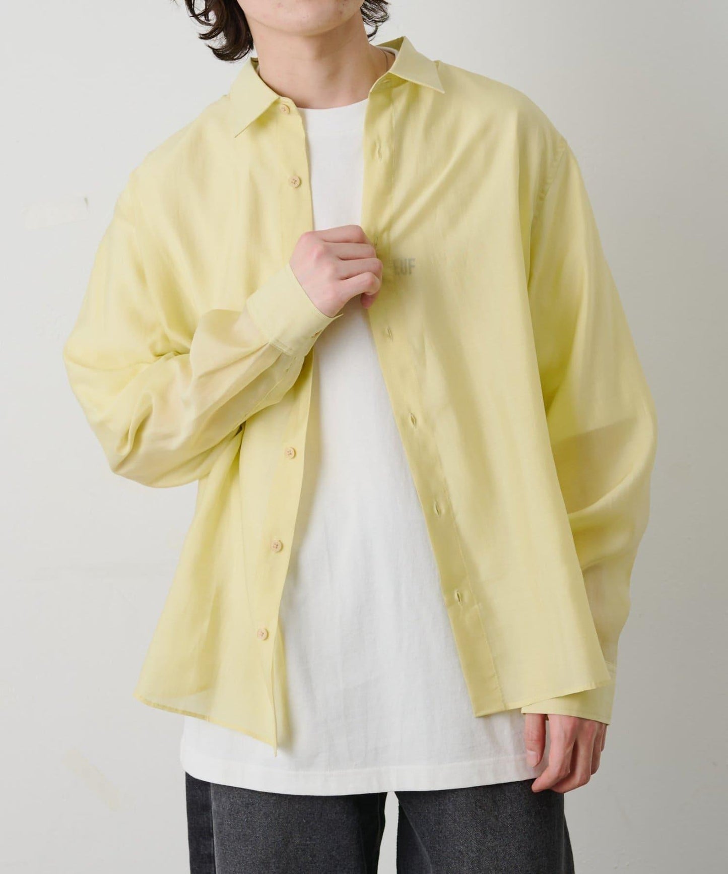 輕盈透氣長袖襯衫