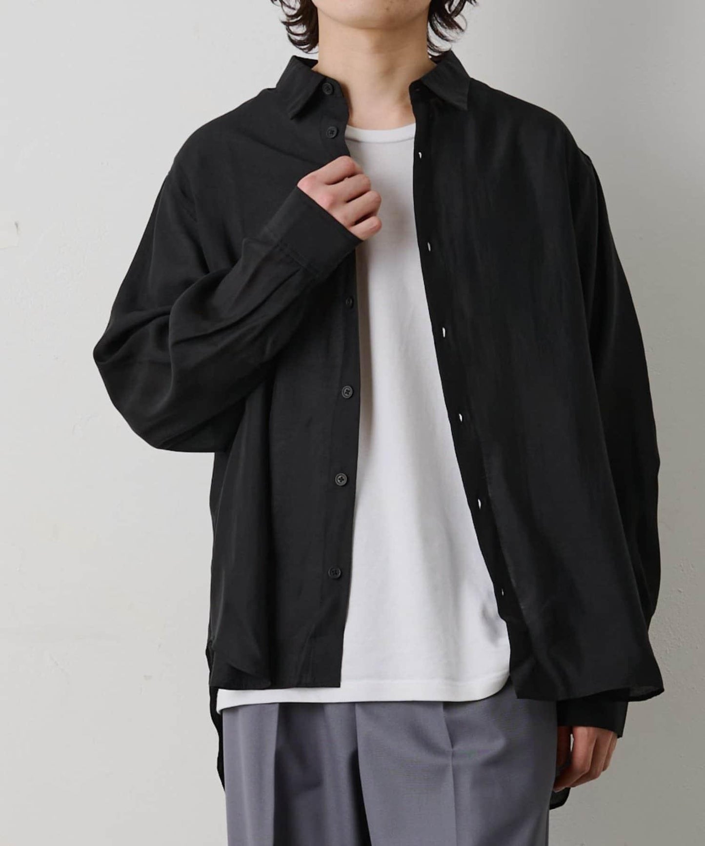 輕盈透氣長袖襯衫