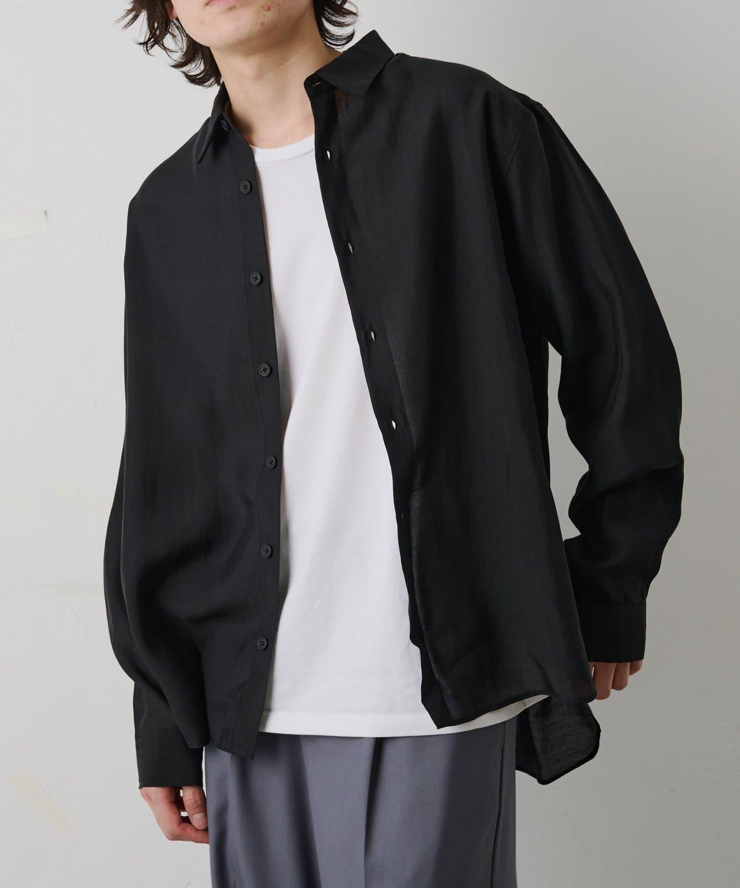 輕盈透氣長袖襯衫