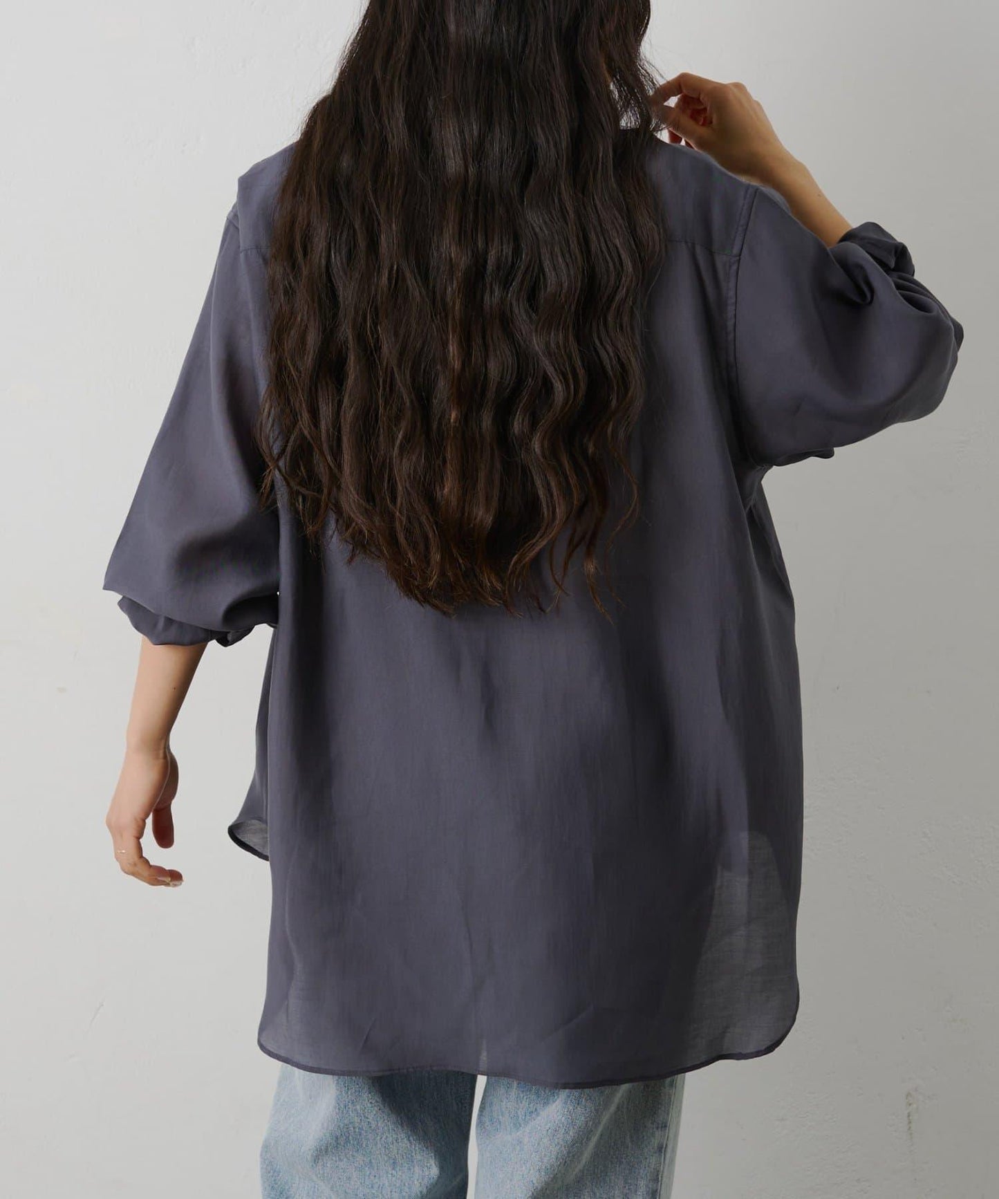 輕盈透氣長袖襯衫