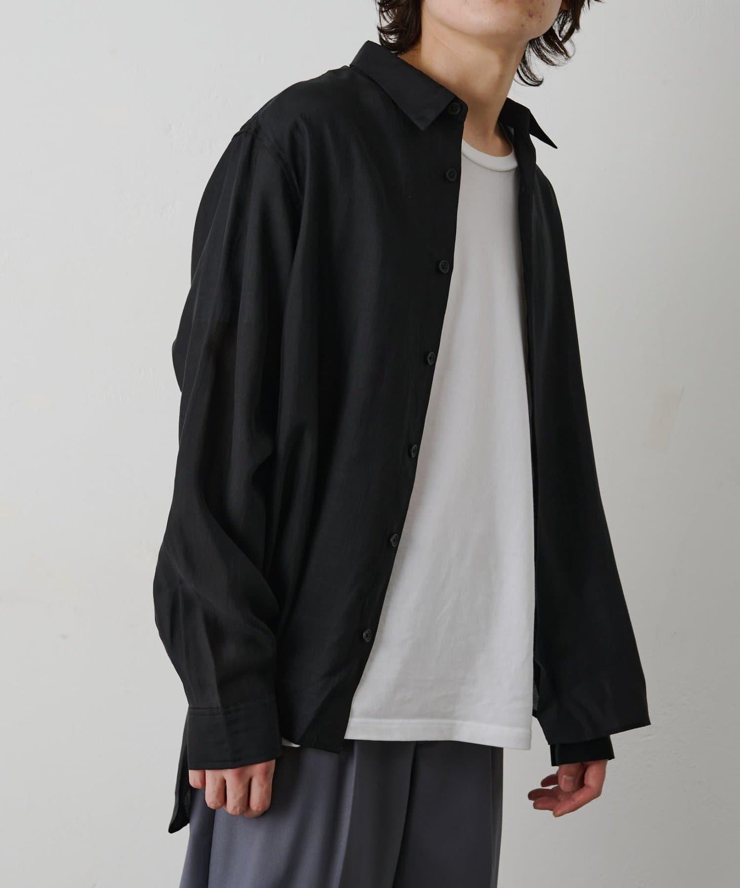 輕盈透氣長袖襯衫