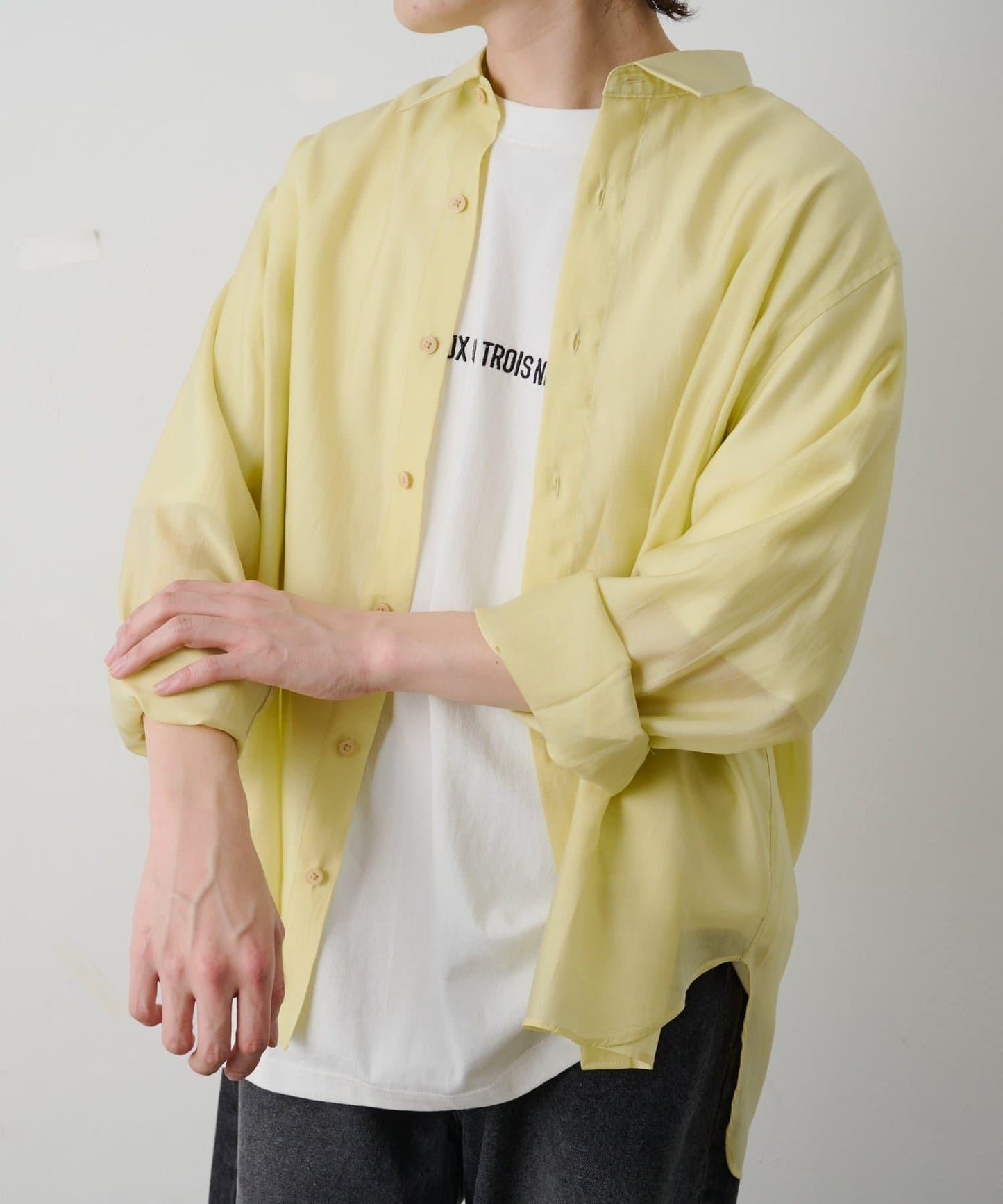 輕盈透氣長袖襯衫