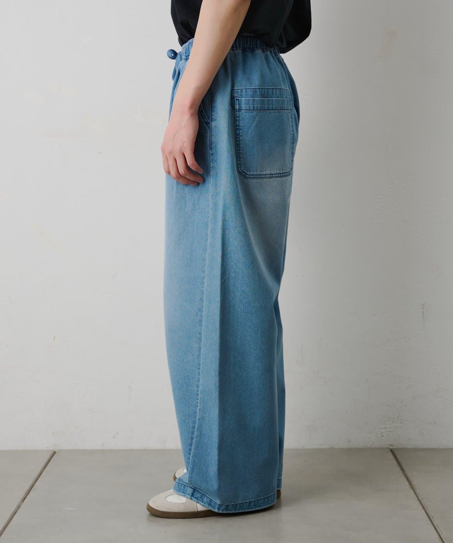 輕薄牛仔鬆緊休閒褲