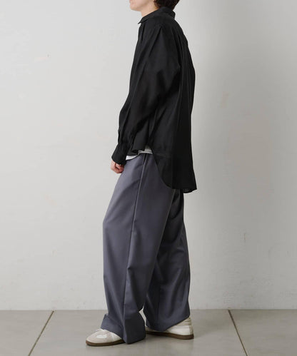 輕盈透氣長袖襯衫