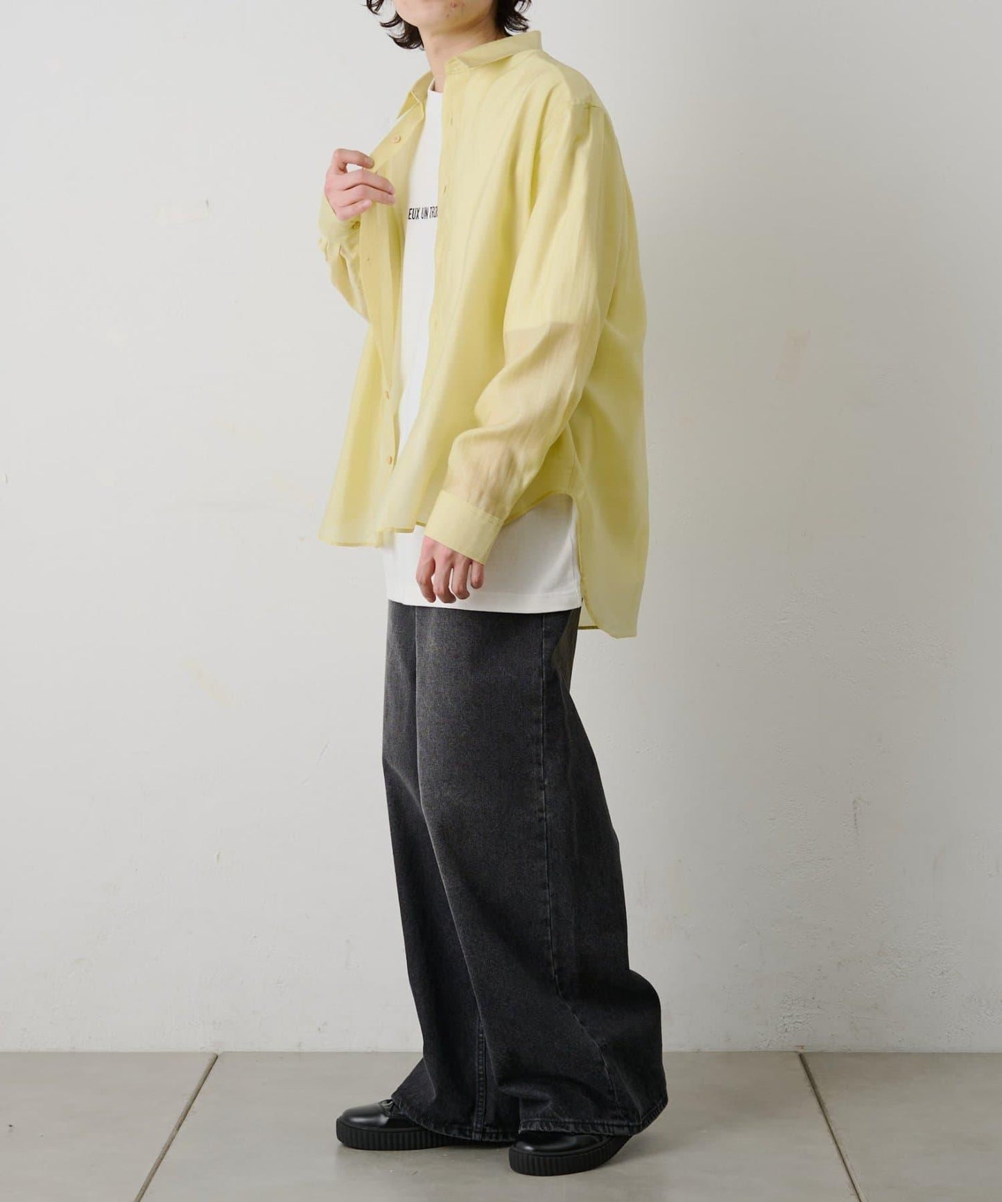 輕盈透氣長袖襯衫