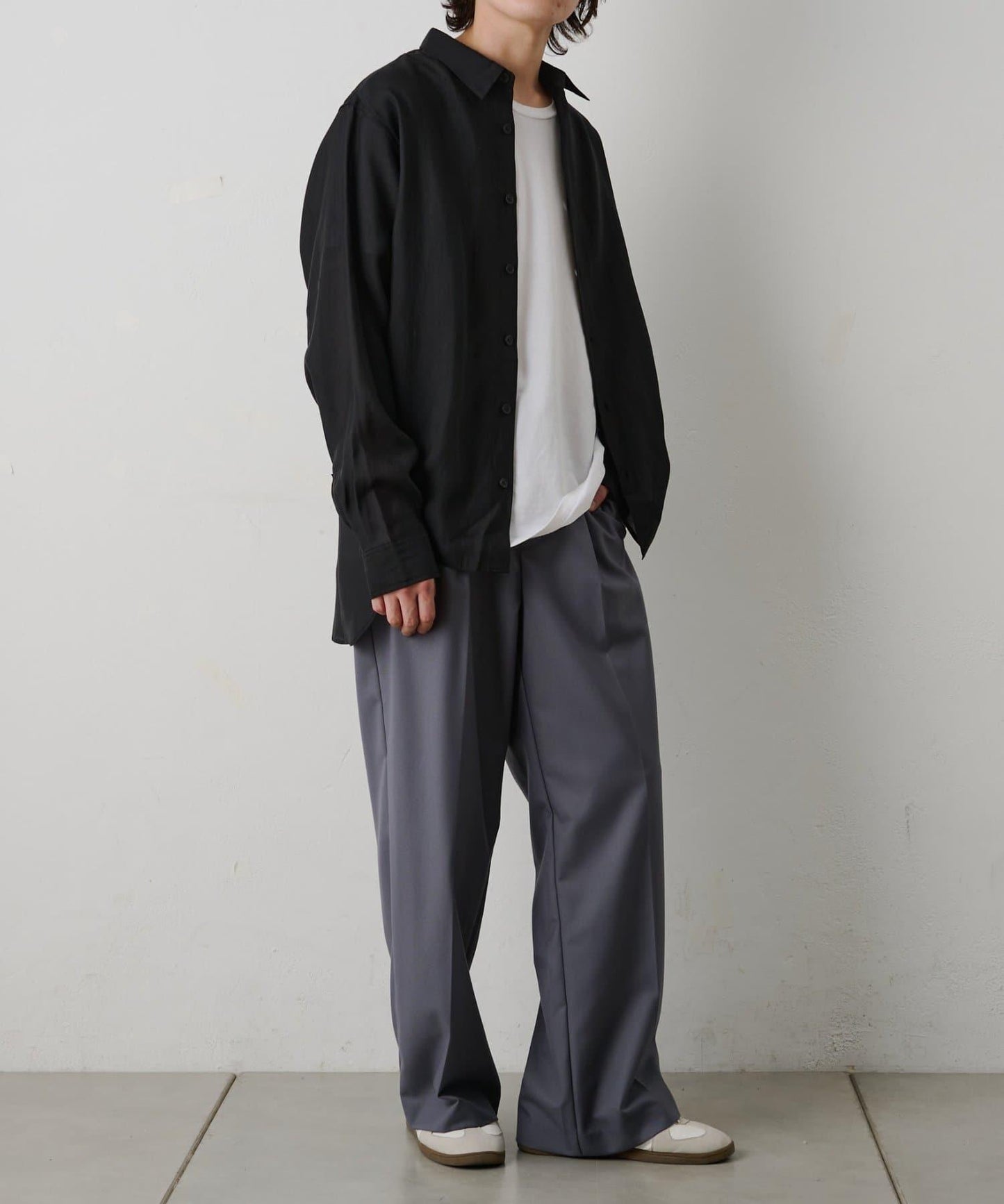 輕盈透氣長袖襯衫