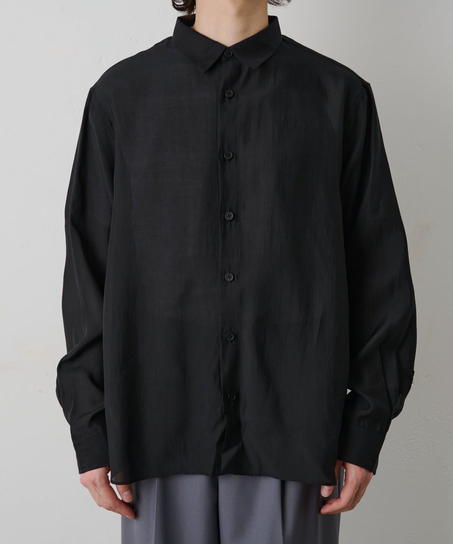 輕盈透氣長袖襯衫