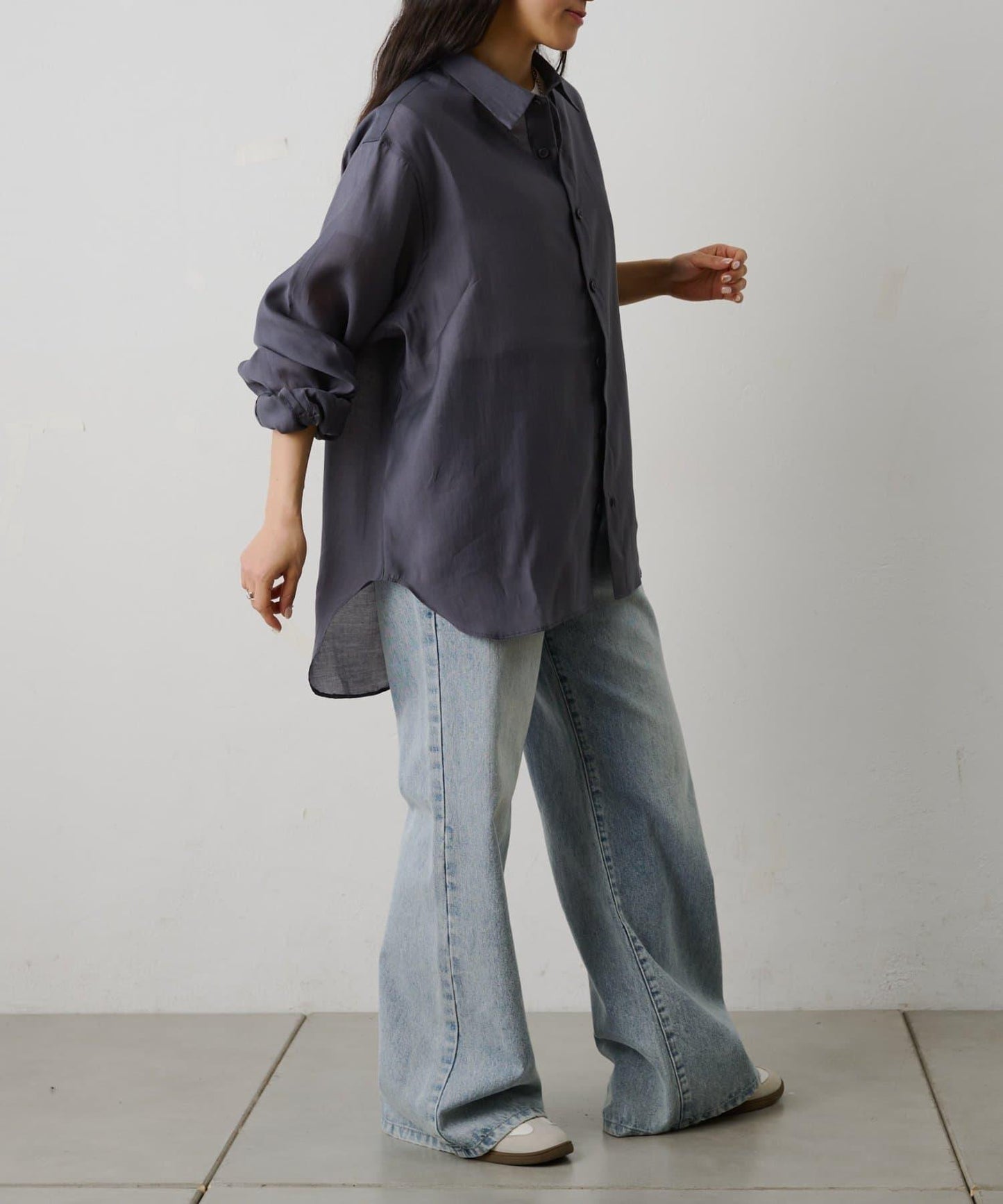 輕盈透氣長袖襯衫