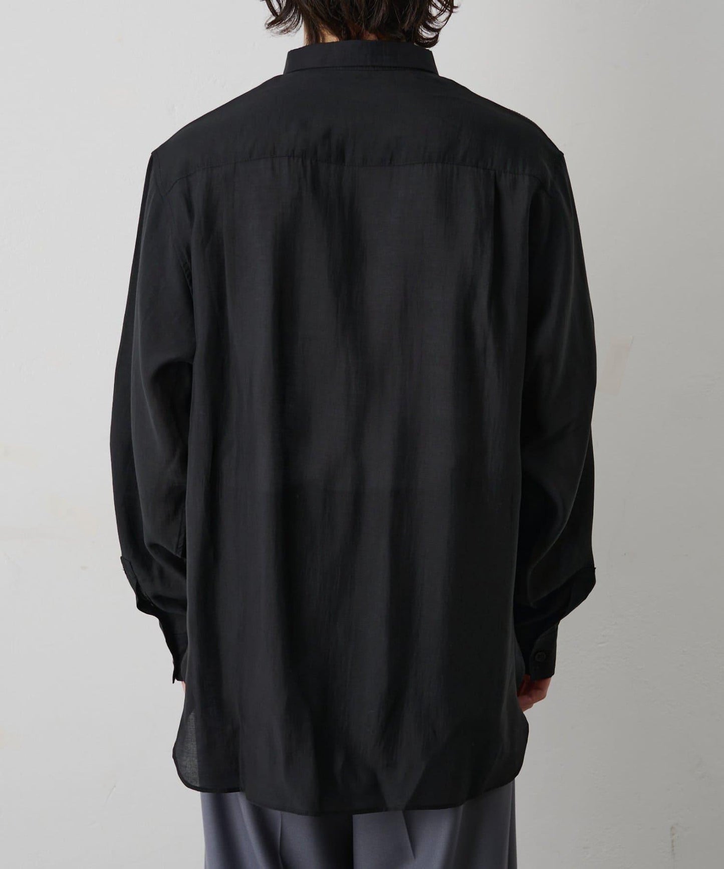 輕盈透氣長袖襯衫