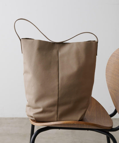 2.718 水桶單肩包