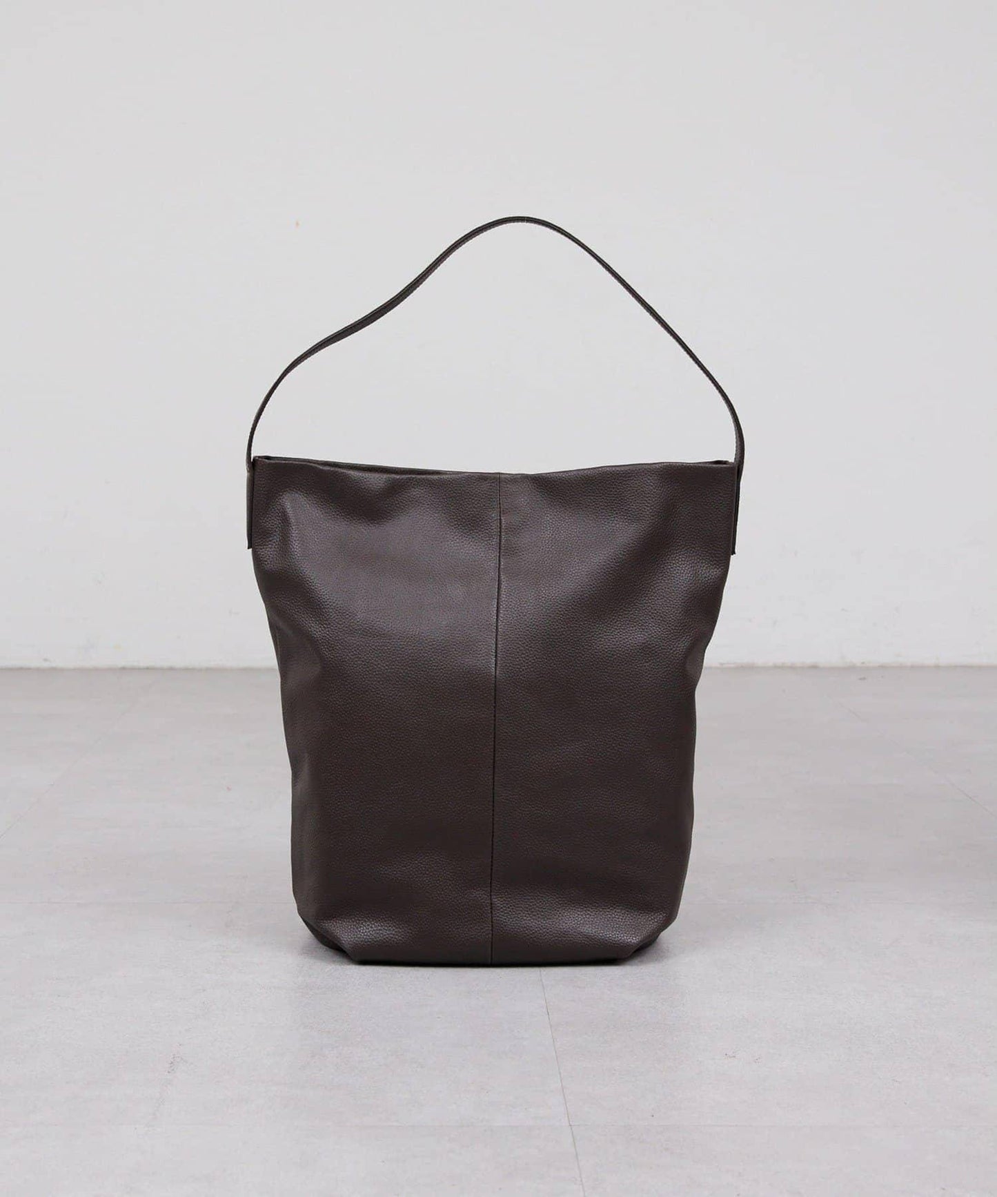 2.718 水桶單肩包