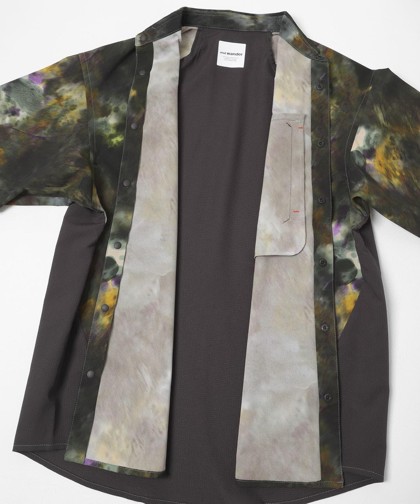 and wander ROA PRINTED BREATHABLE 印花透氣襯衫
