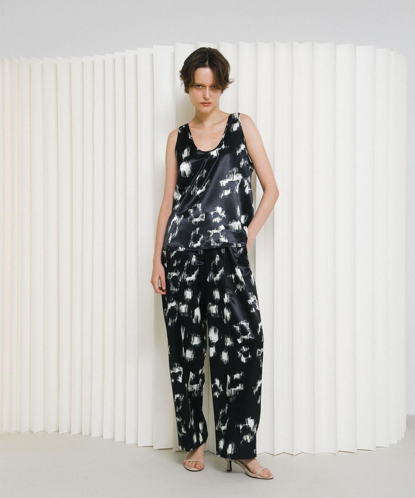 black flower 圖案 褲子