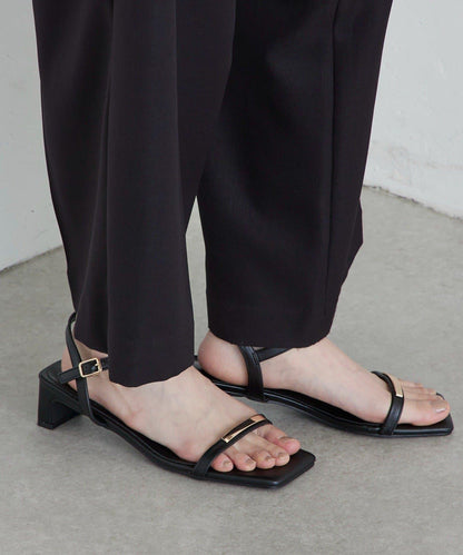 腳踝綁帶設計涼鞋