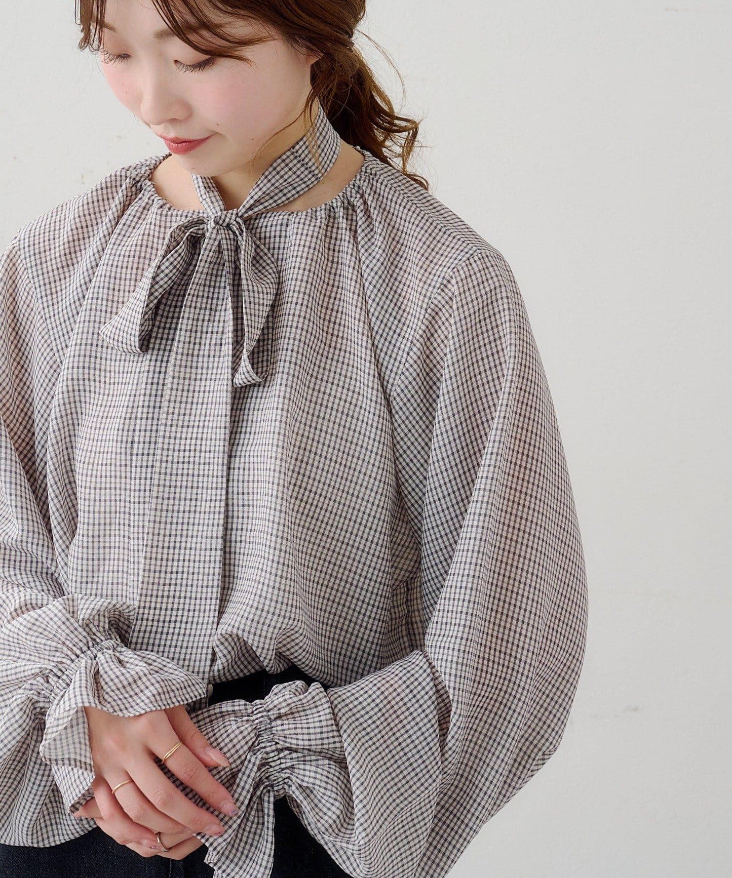 B 透感格紋 蝴蝶結設計 襯衫