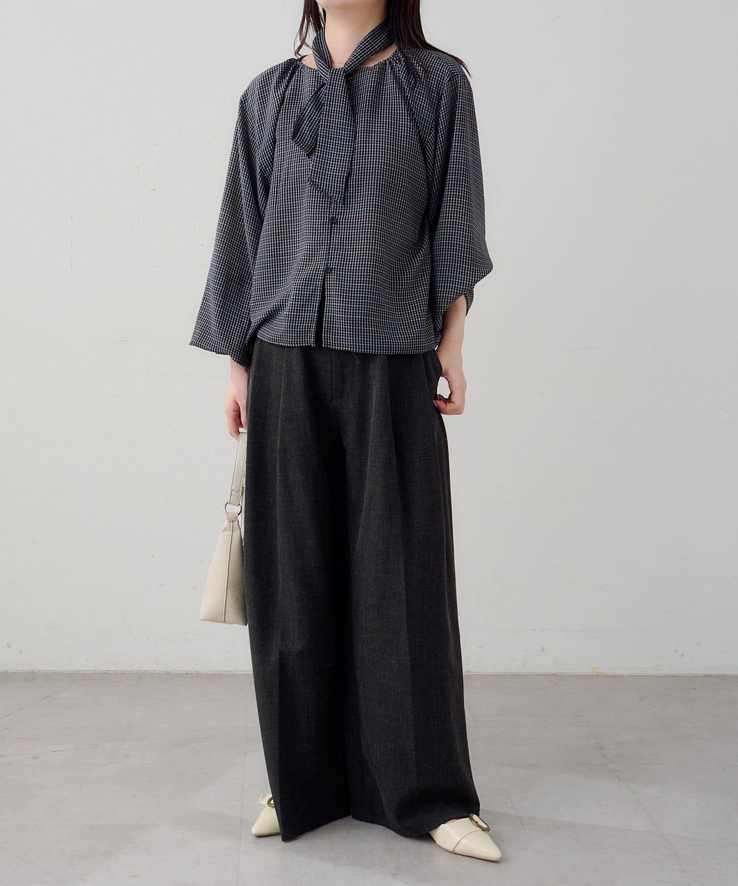 B 透感格紋 蝴蝶結設計 襯衫