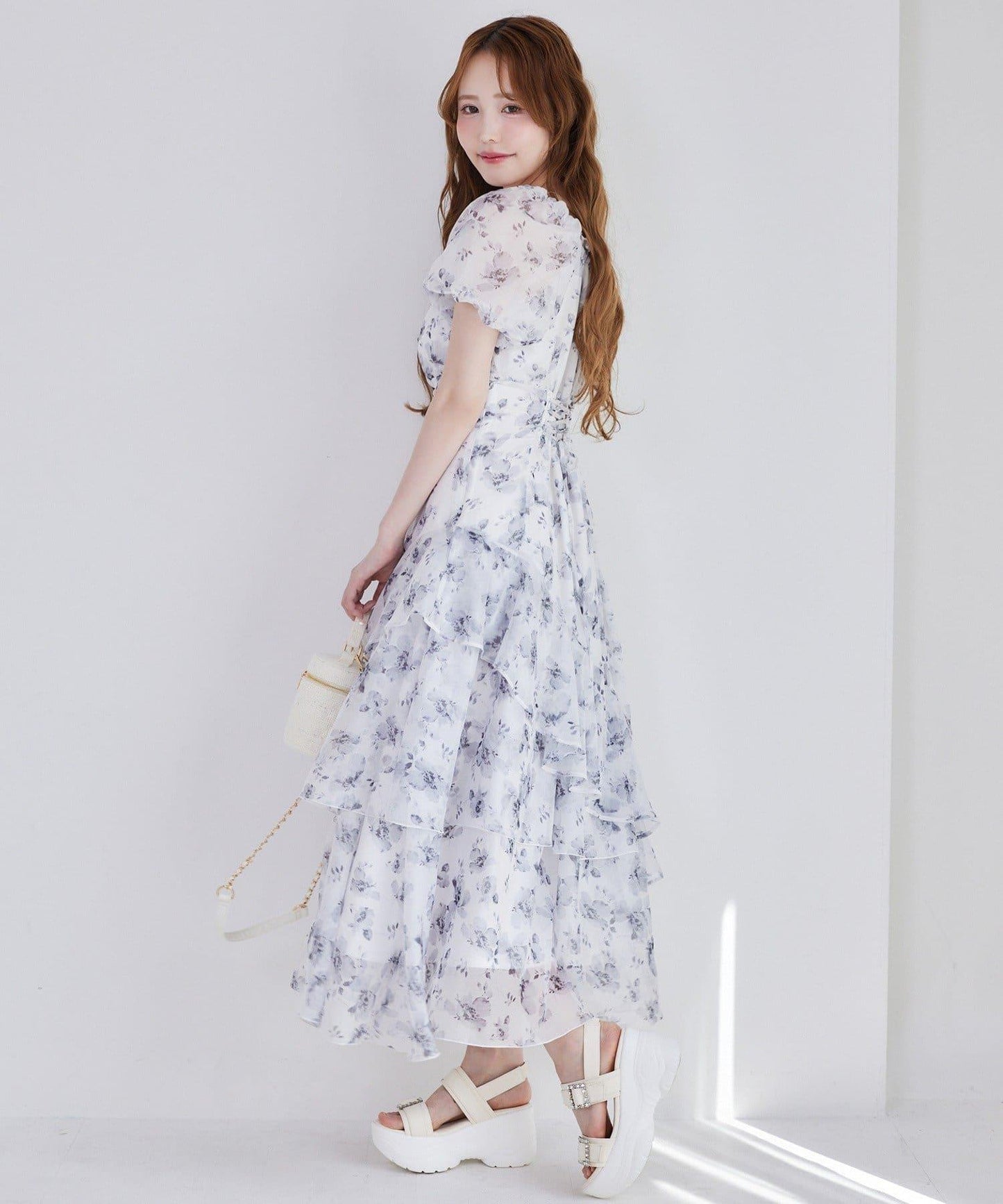 不對稱下襬層疊長款連衣裙