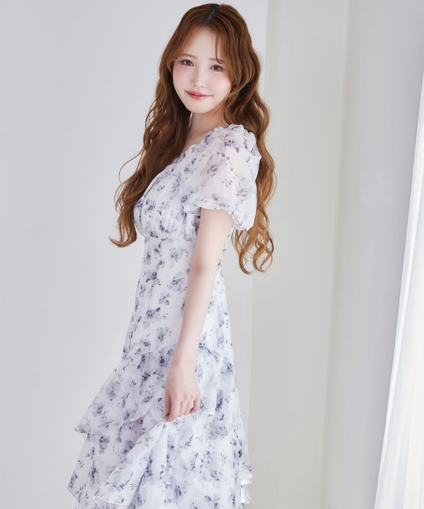 不對稱下襬層疊長款連衣裙