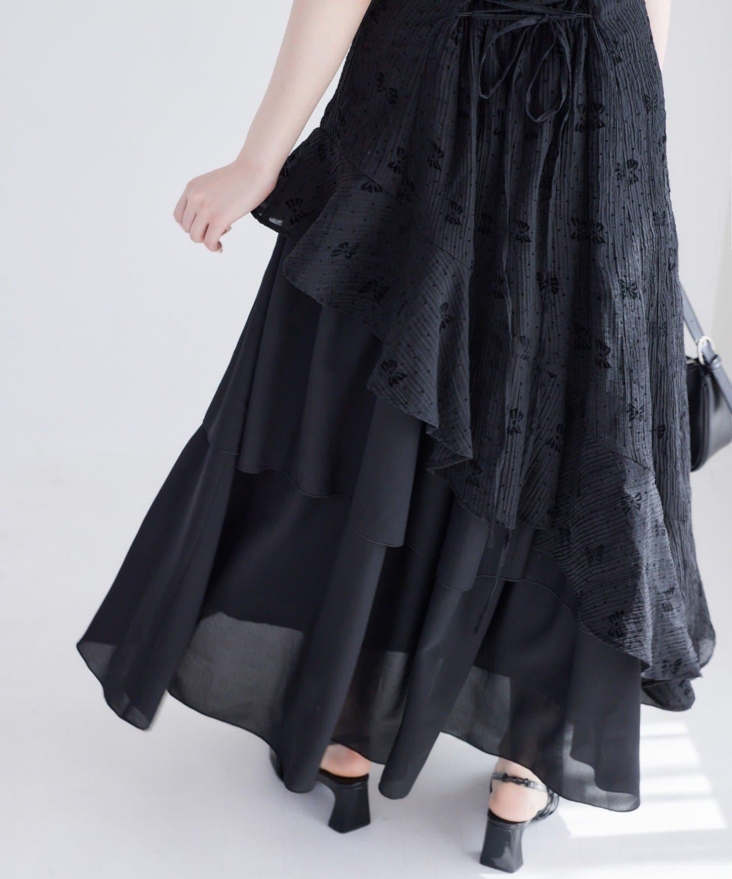 不對稱下襬層疊長款連衣裙