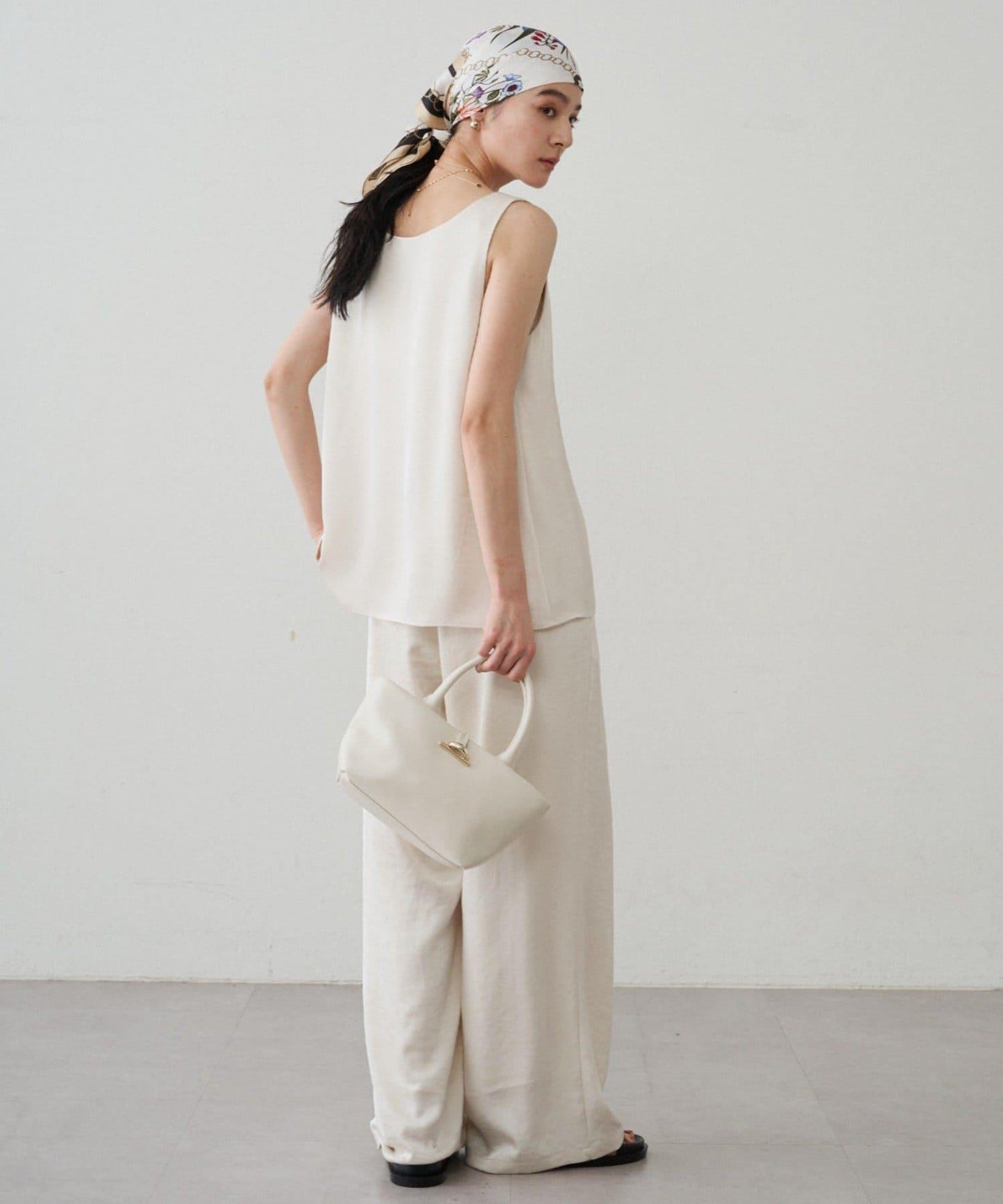 2WAY無袖緞面長款上衣