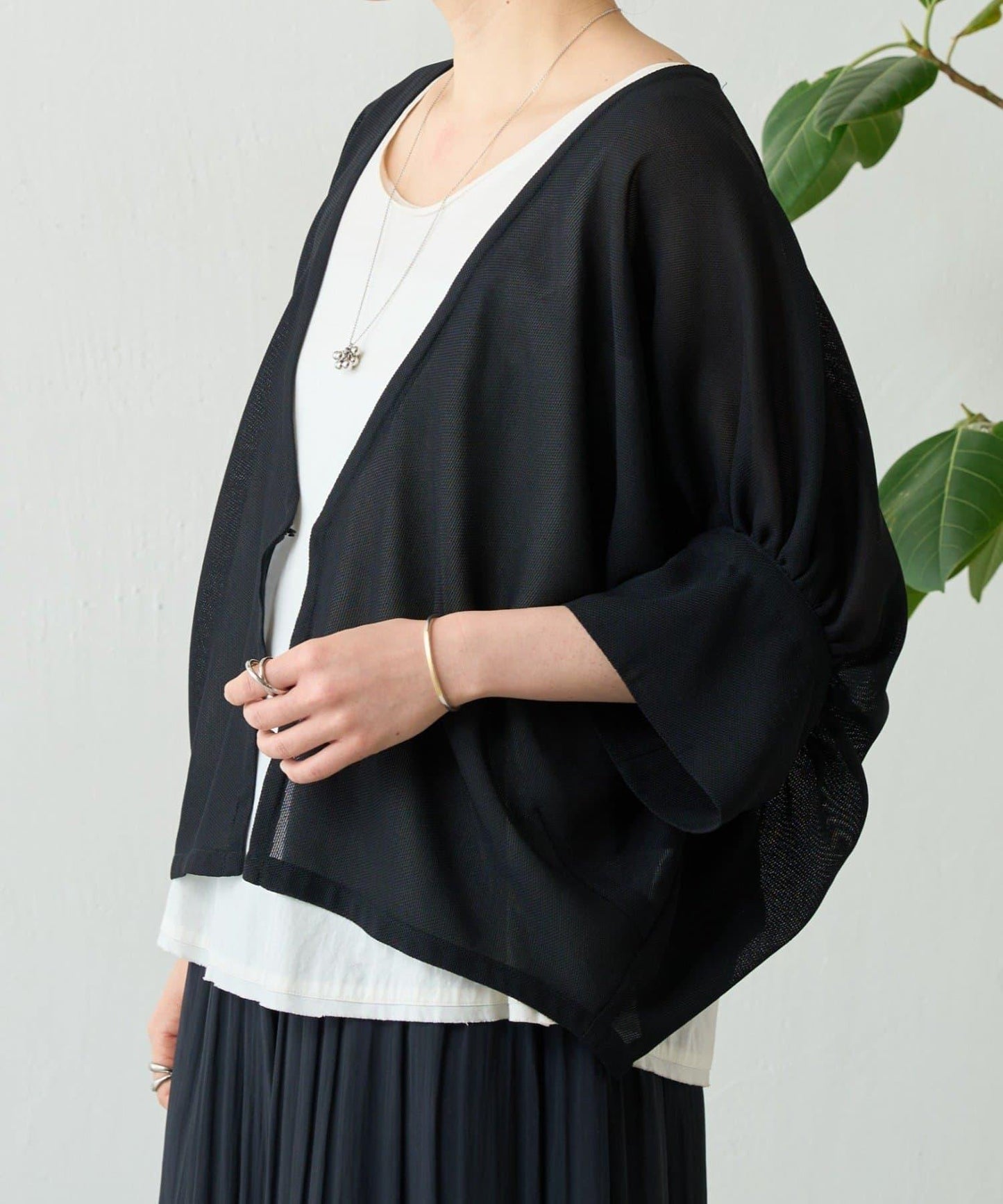 透紗褶皺蝙蝠袖外搭開衫