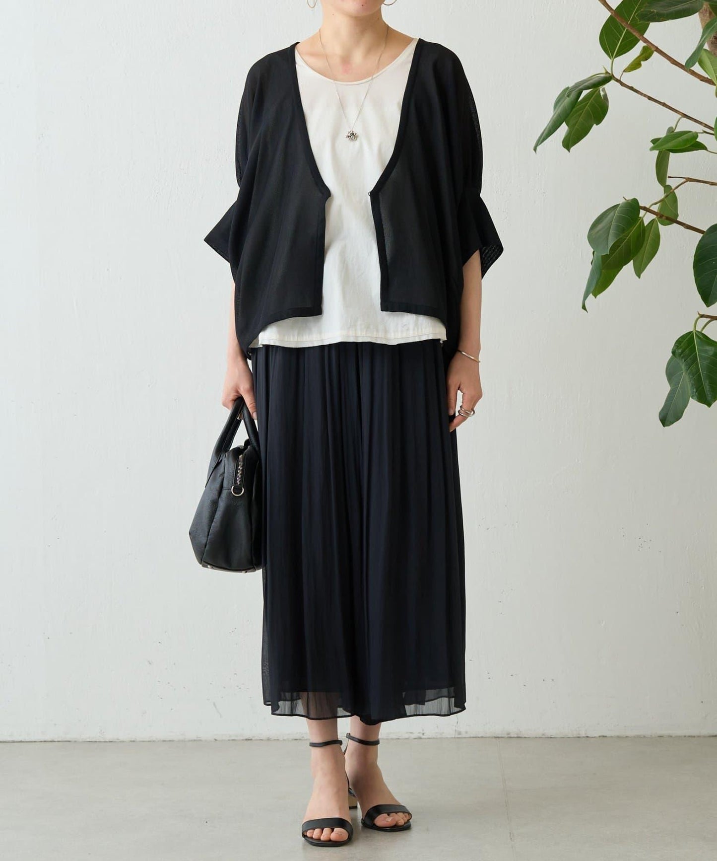 透紗褶皺蝙蝠袖外搭開衫