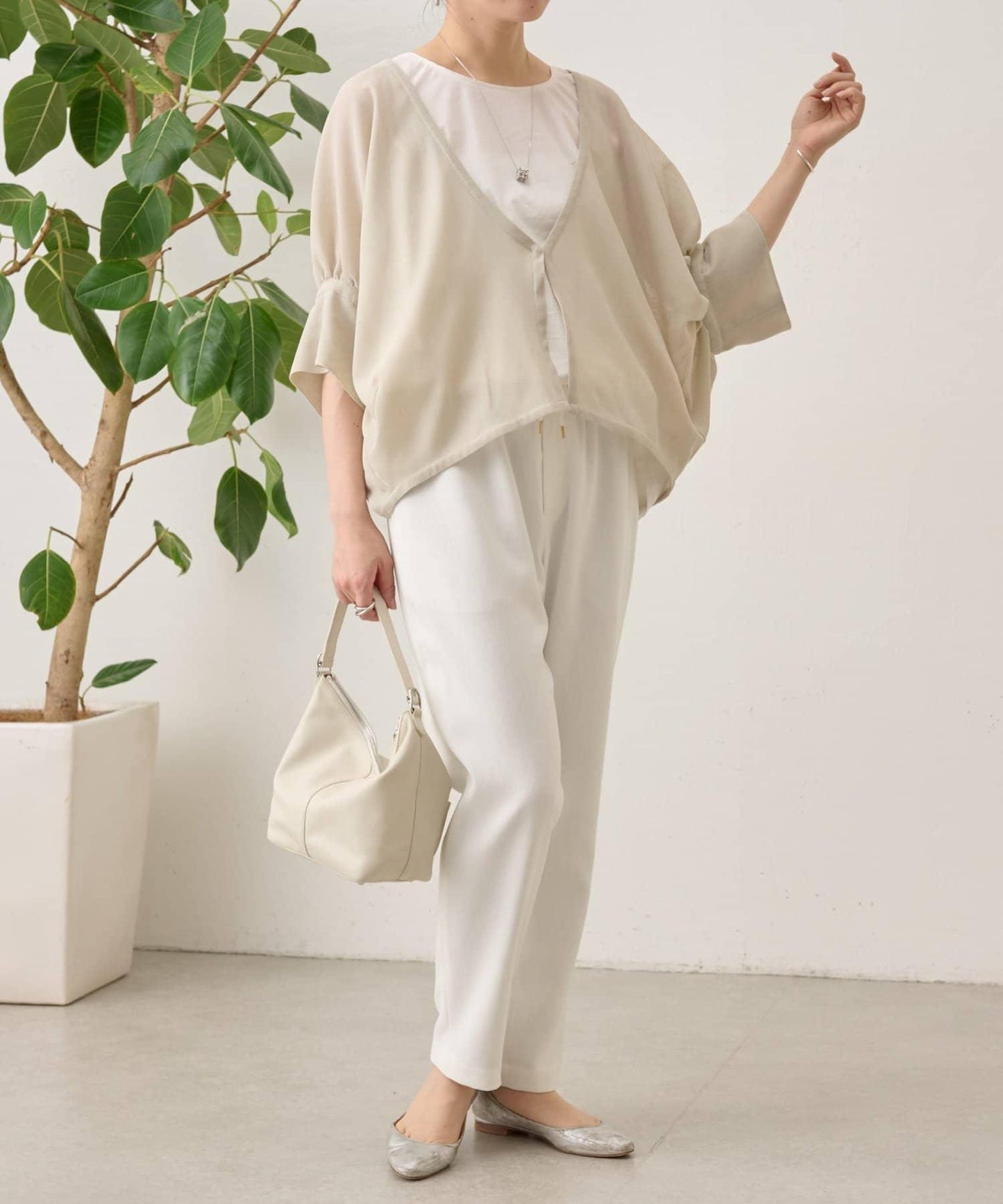 透紗褶皺蝙蝠袖外搭開衫