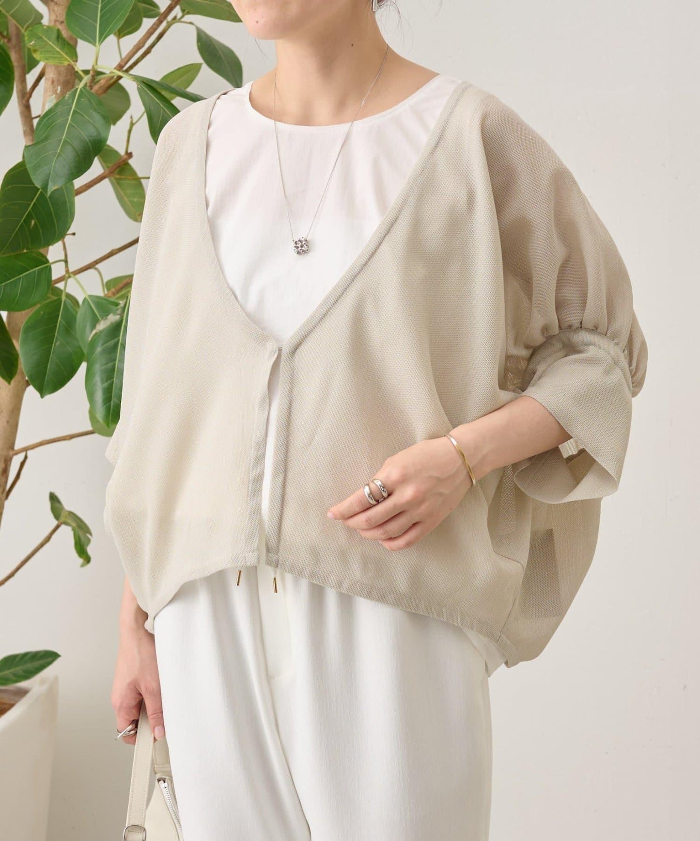 透紗褶皺蝙蝠袖外搭開衫