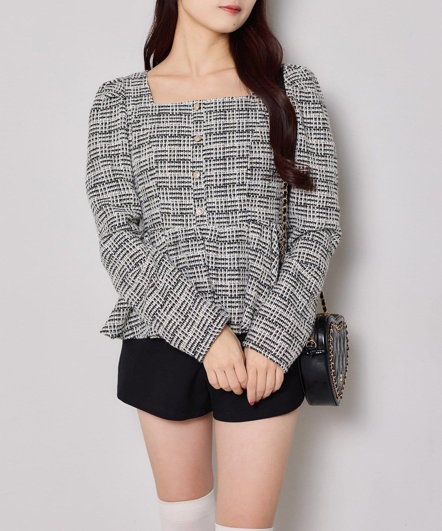 one after another 後背蕾絲荷葉下襬上衣