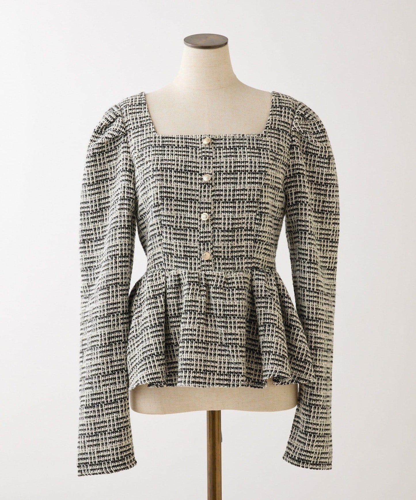 one after another 後背蕾絲荷葉下襬上衣