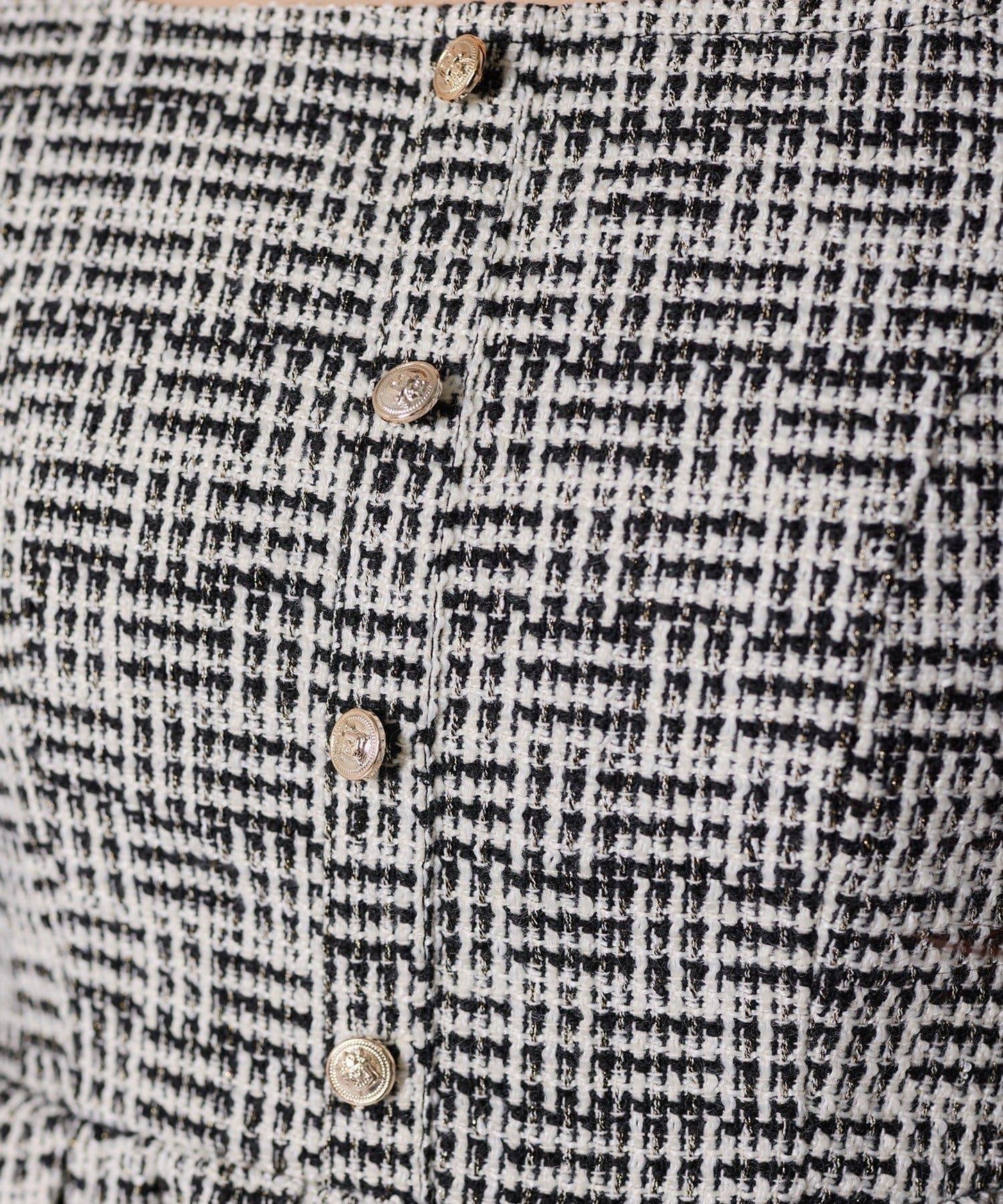 one after another 後背蕾絲荷葉下襬上衣