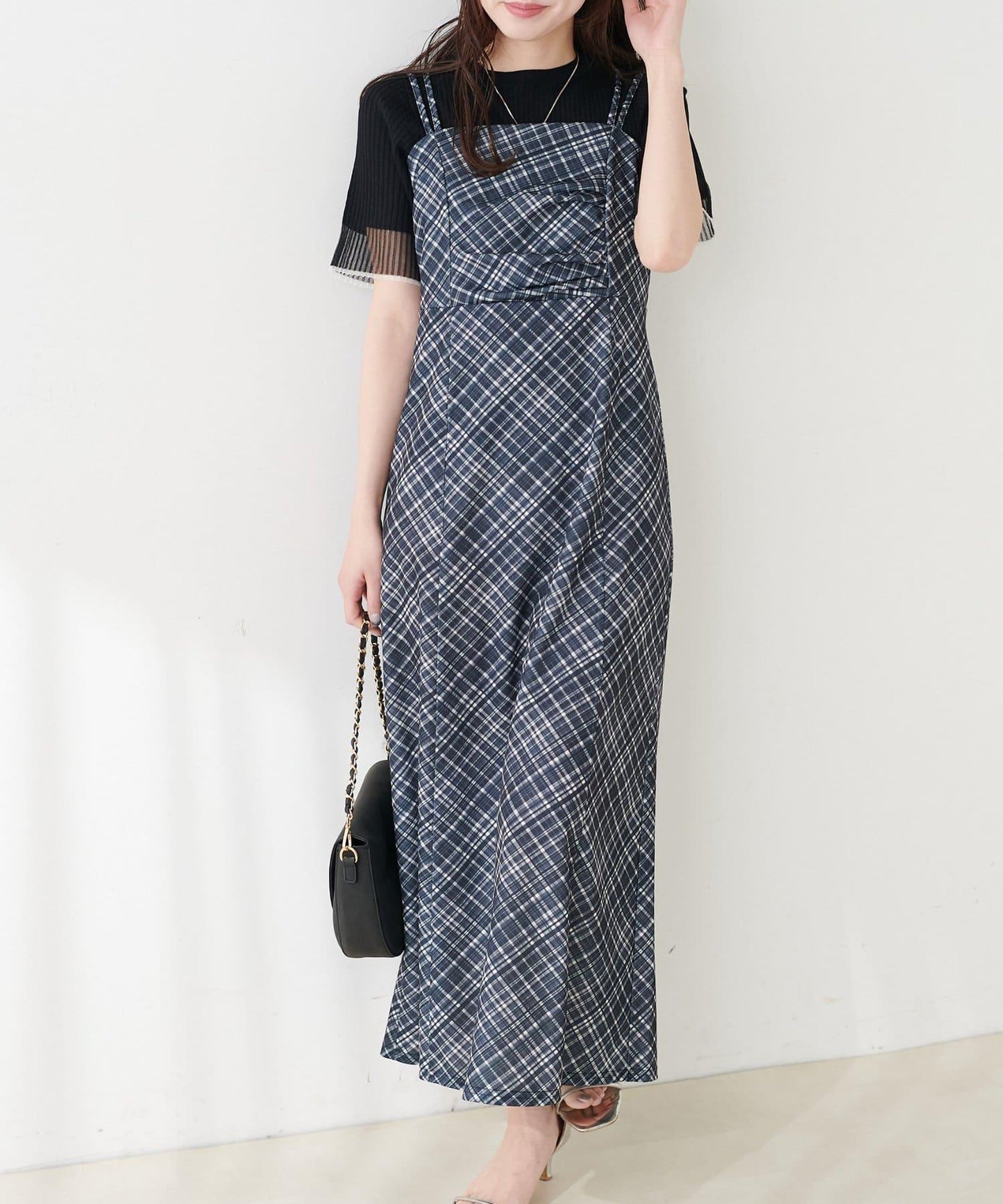 垂墜剪裁吊帶連衣裙