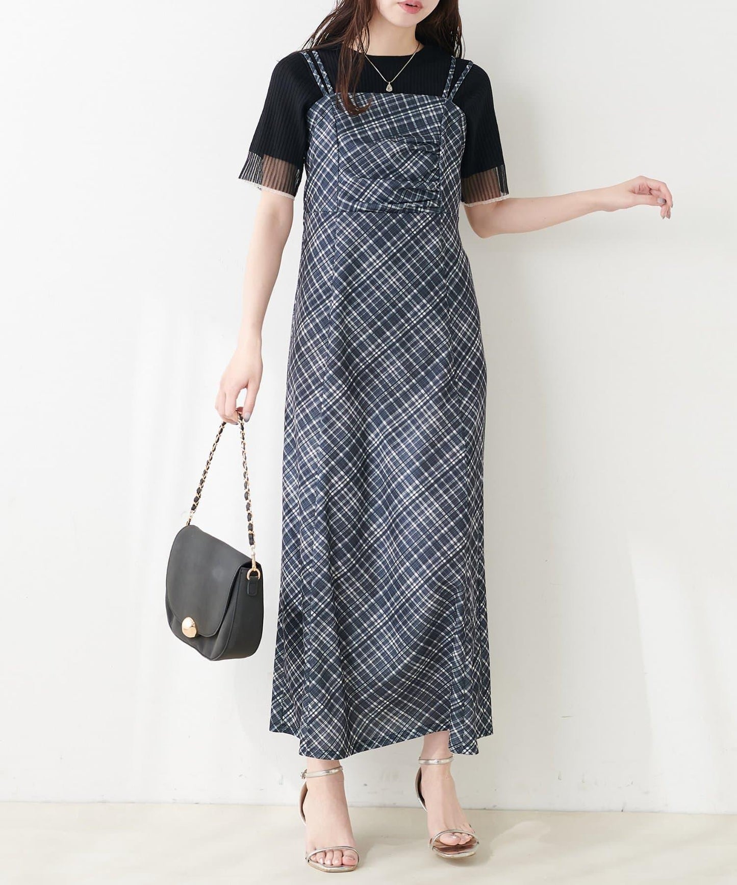 垂墜剪裁吊帶連衣裙