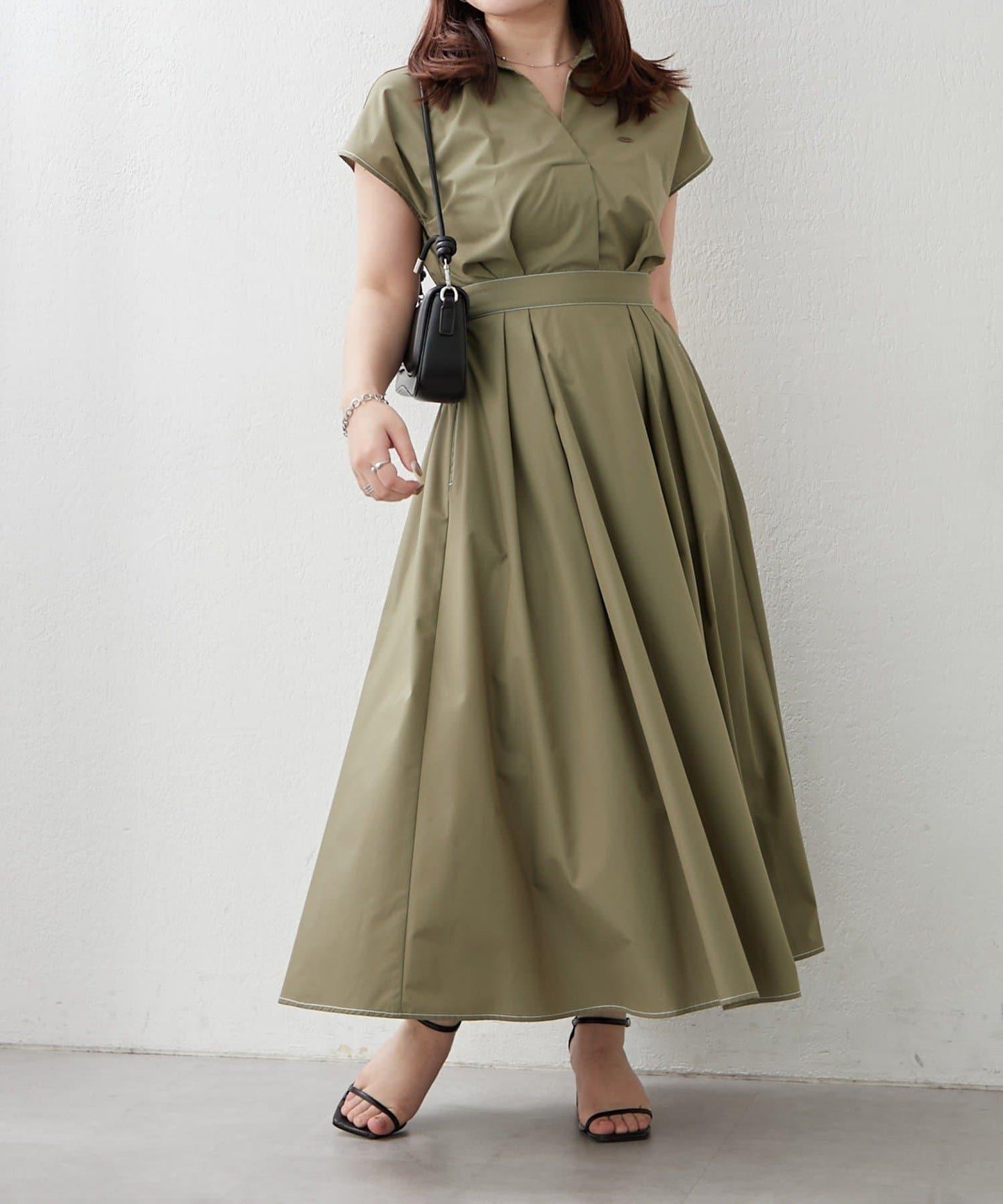 美型剪裁 開襟 法式袖 連衣裙