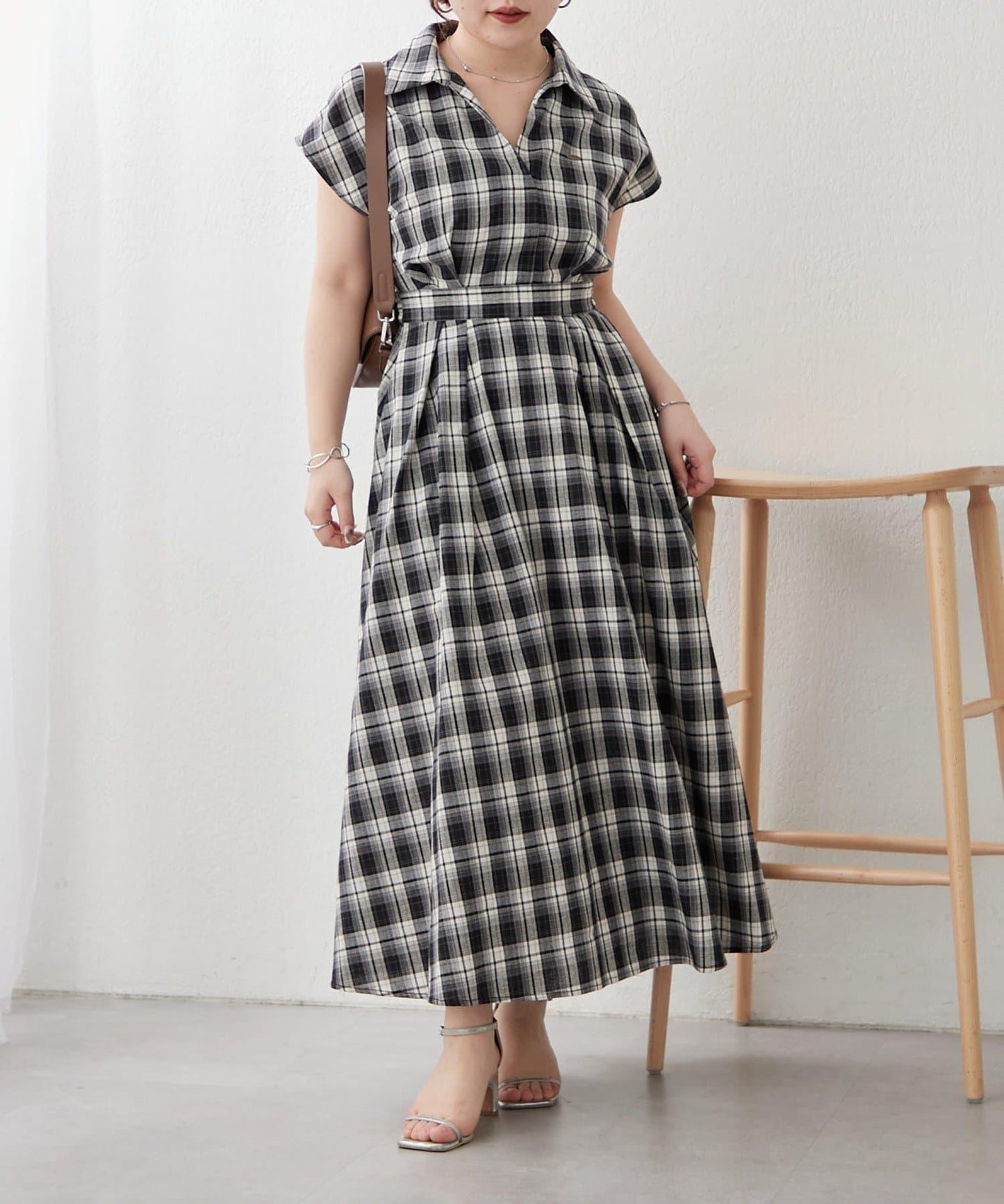 美型剪裁 開襟 法式袖 連衣裙