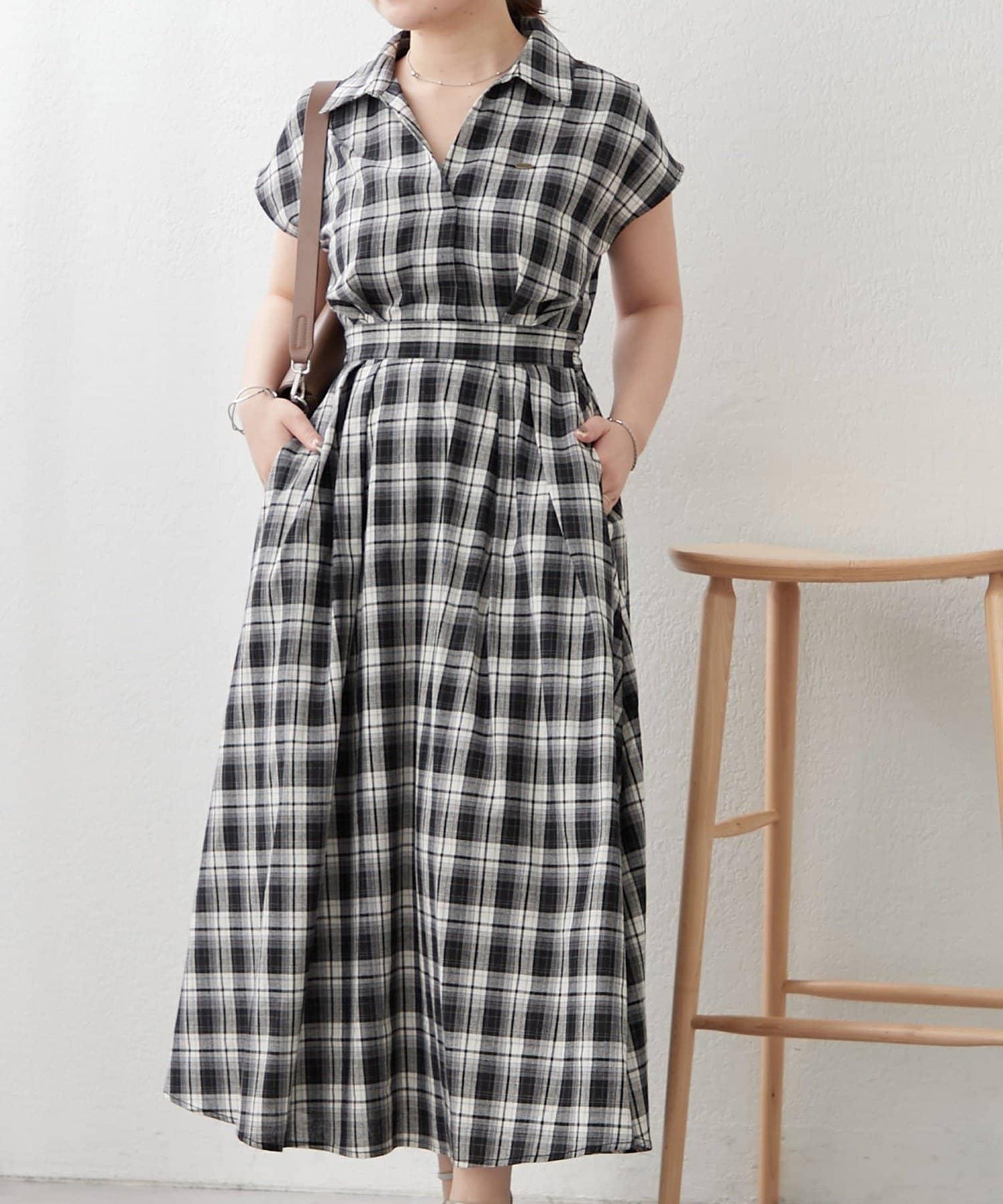 美型剪裁 開襟 法式袖 連衣裙